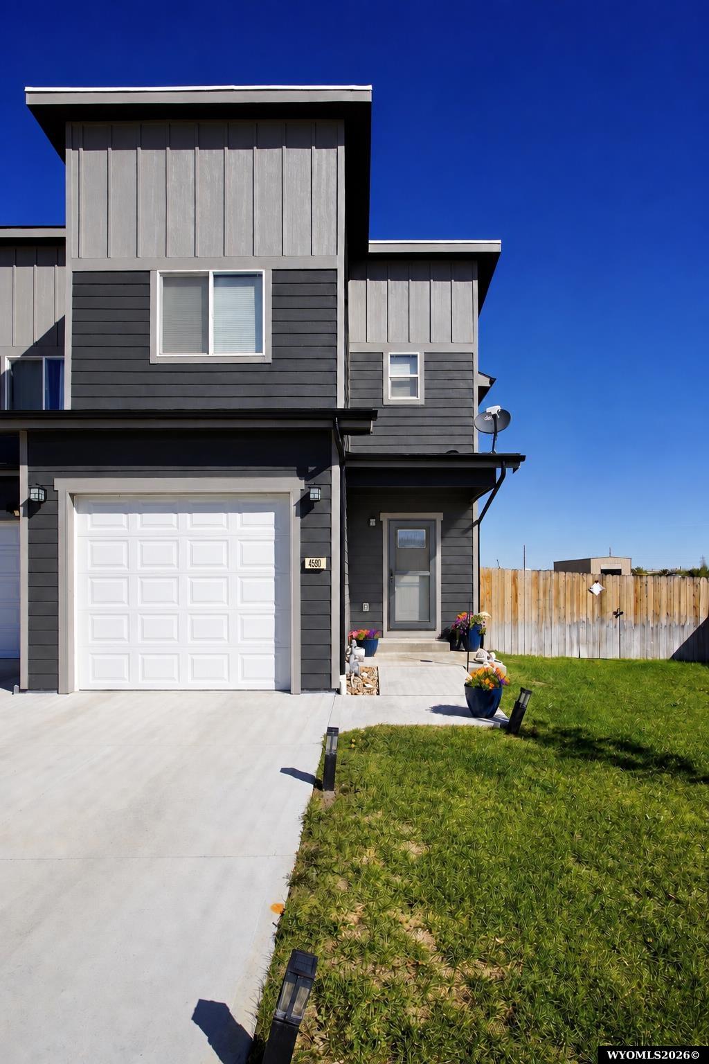 4590 Pontiac Street — photo