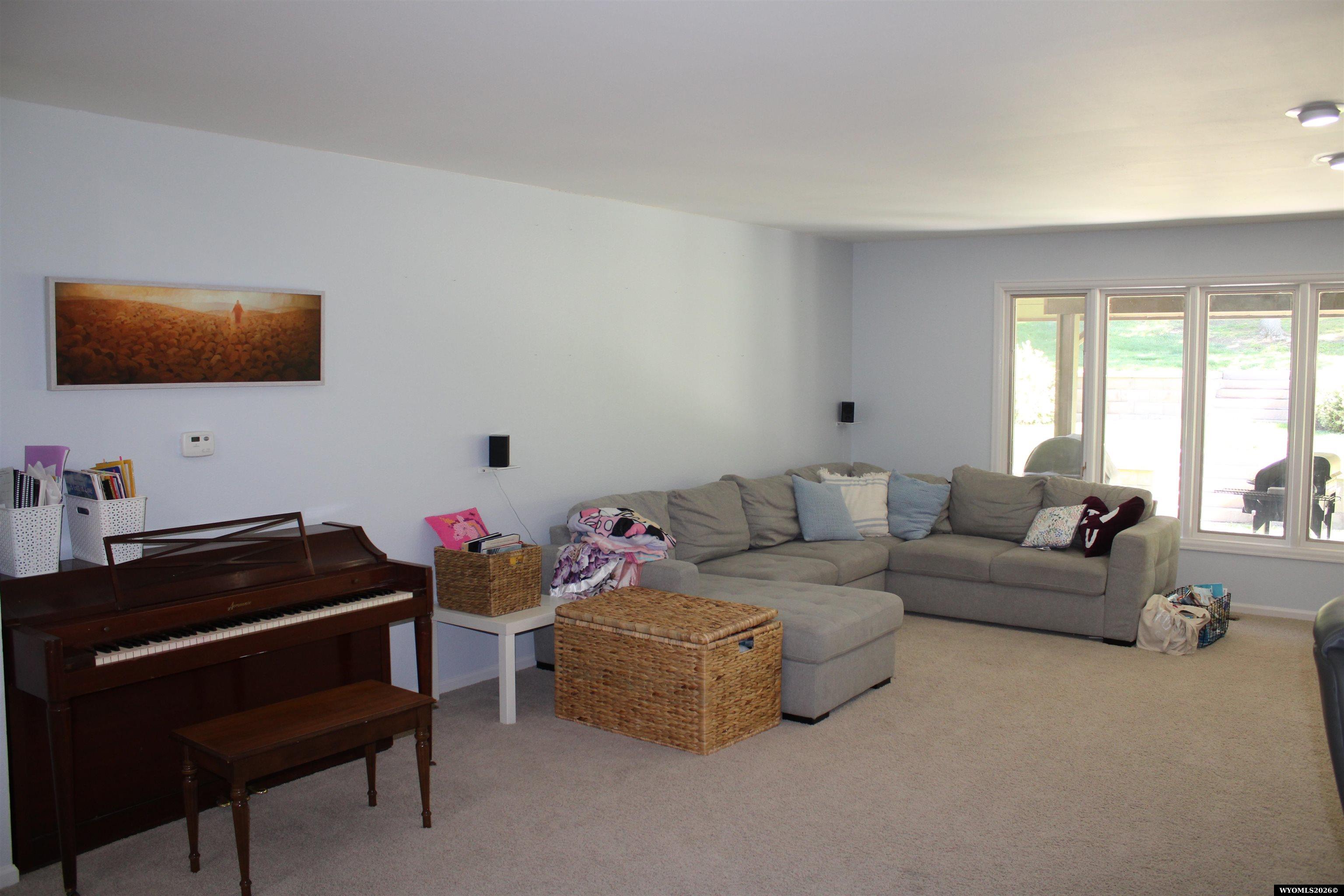 2035 Rustic Dr, Casper, WY 82609 — photo 3