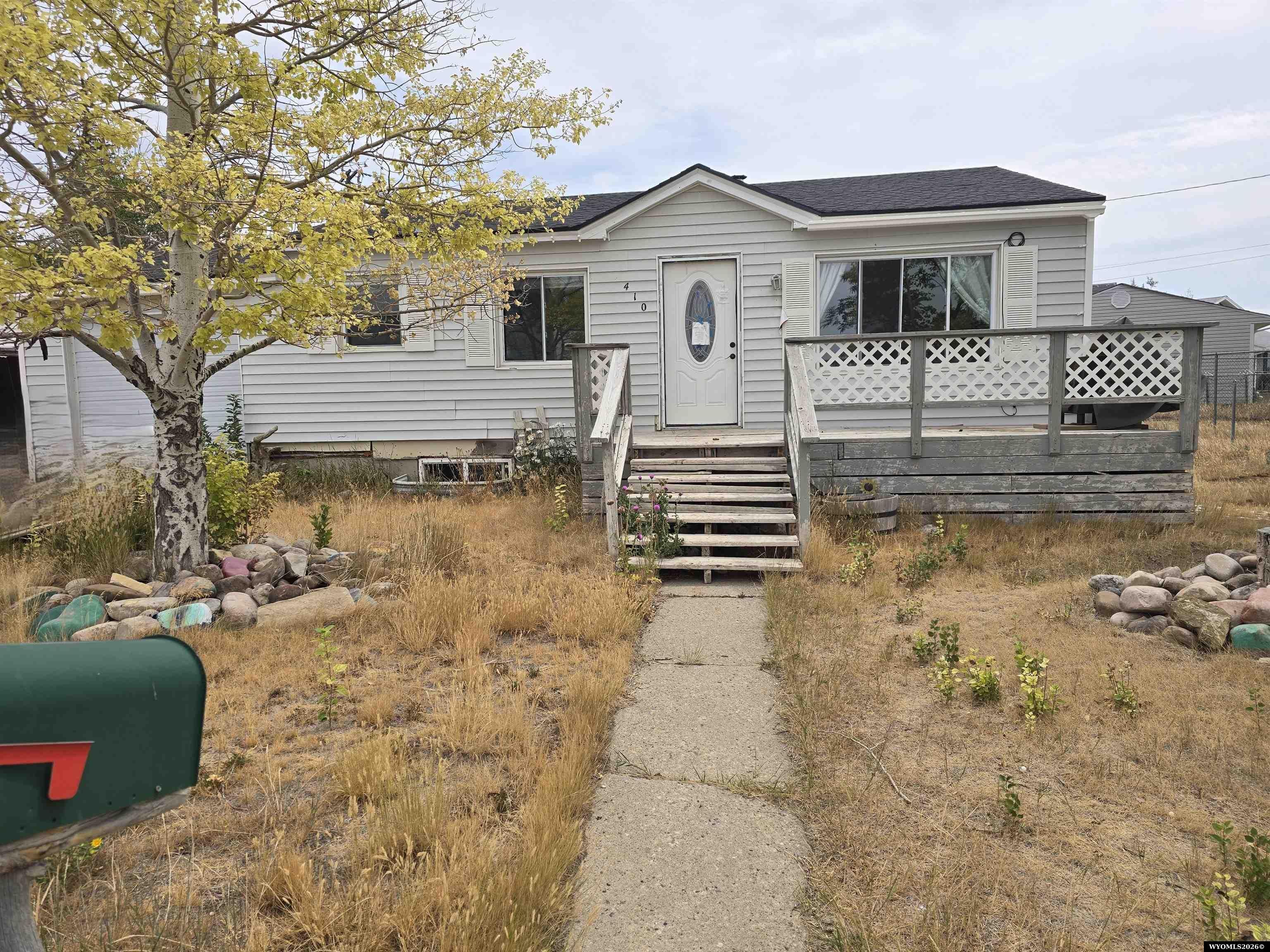 410 Upper Sunset Drive — photo