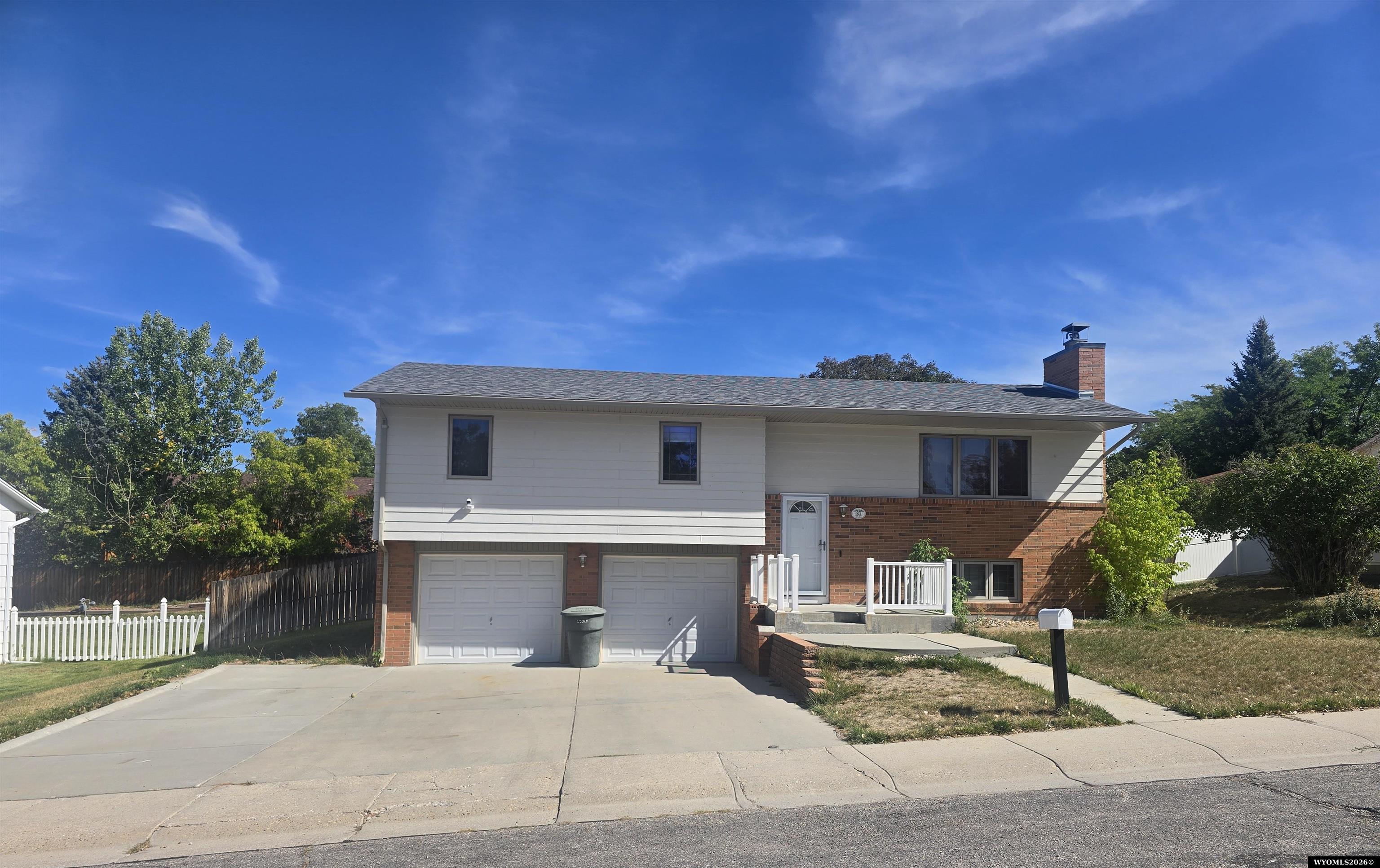 921 Sussex — photo