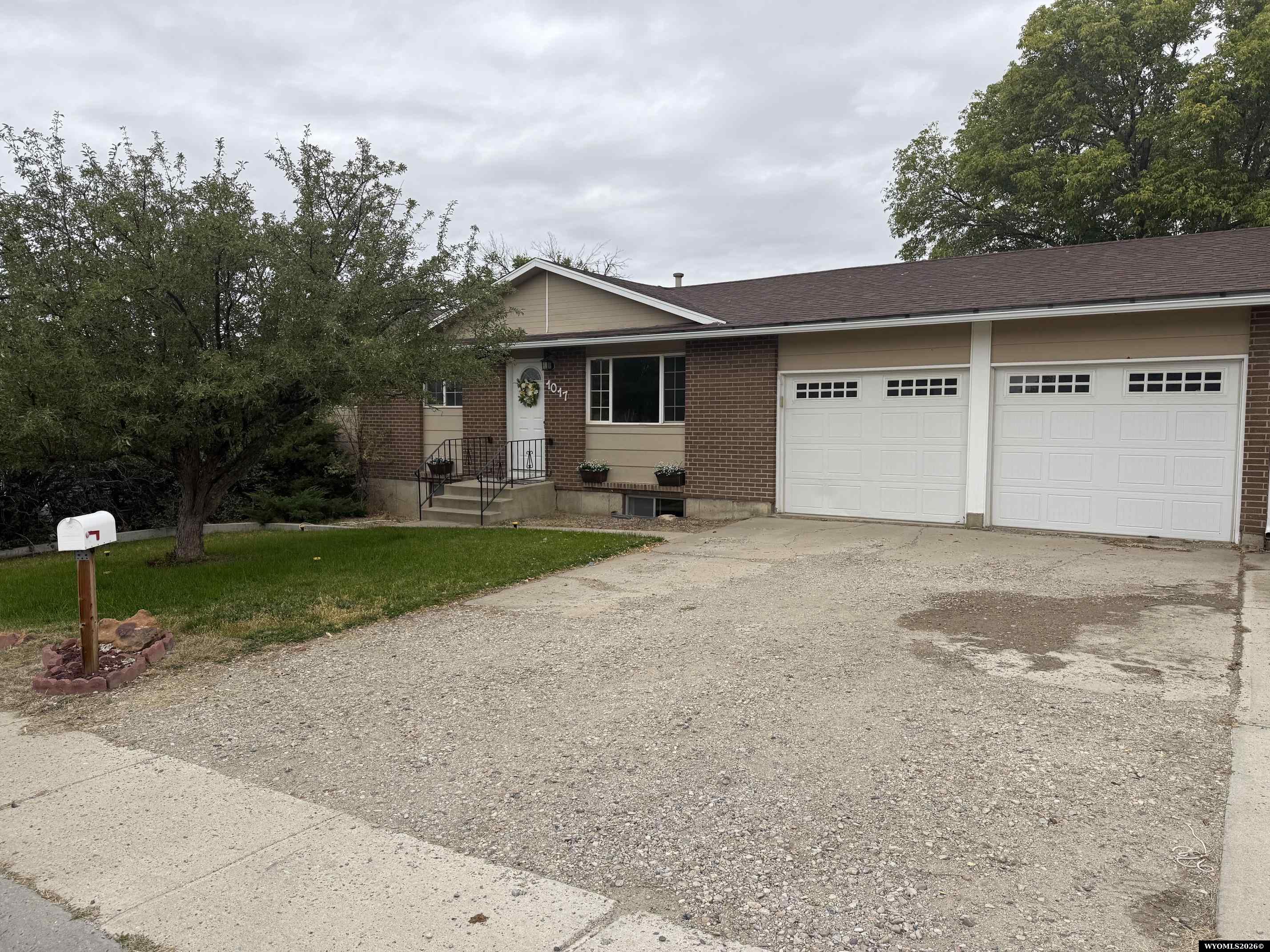 1017 Maple Way — photo