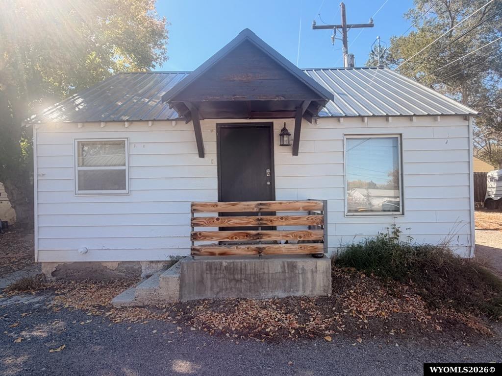 209 E Maple Street, Rawlins, WY 82301 — photo 2