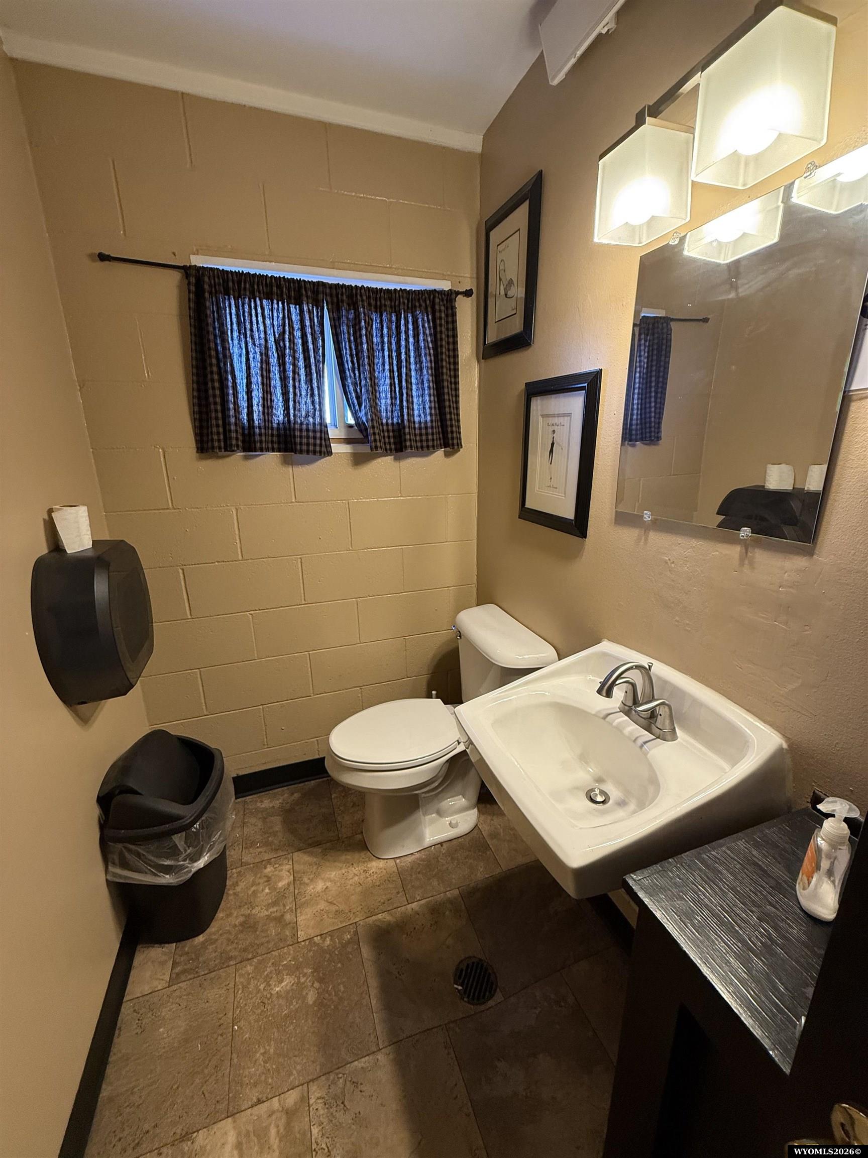 785 E Main, Lander, WY 82520 — photo 2
