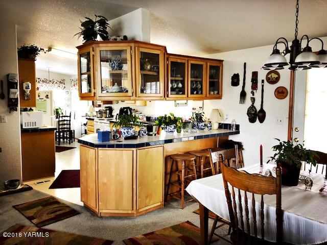133 Mini Pines Rd, Yakima, WA 98903 — photo 2
