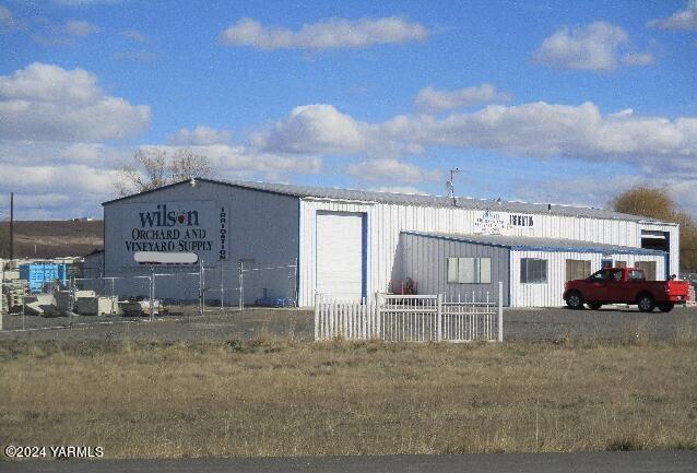 120 N Puterbaugh Rd — photo