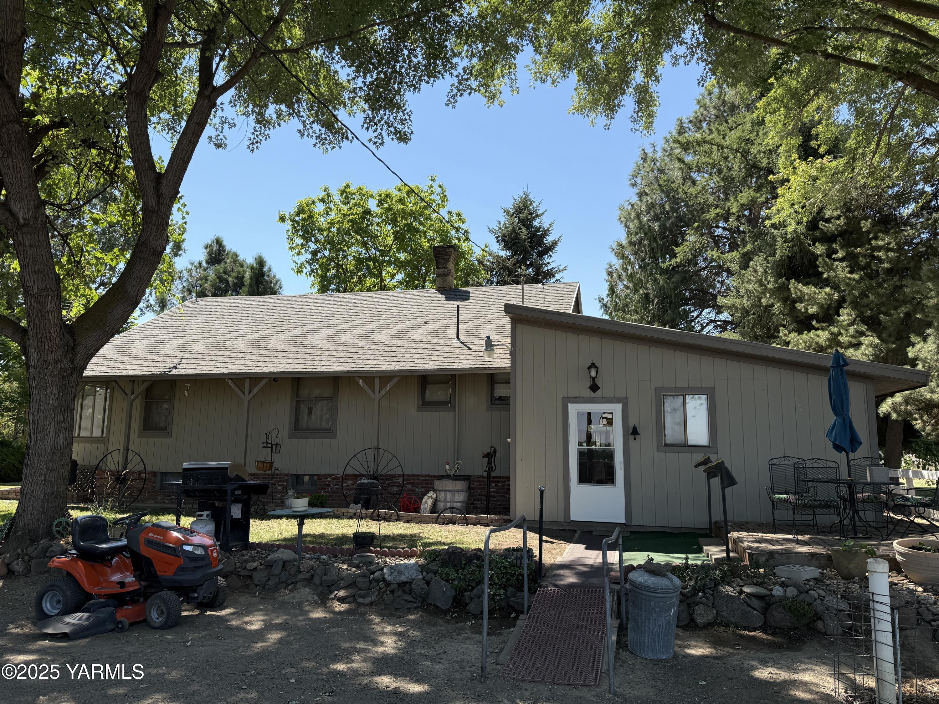 221 Jackson St — photo