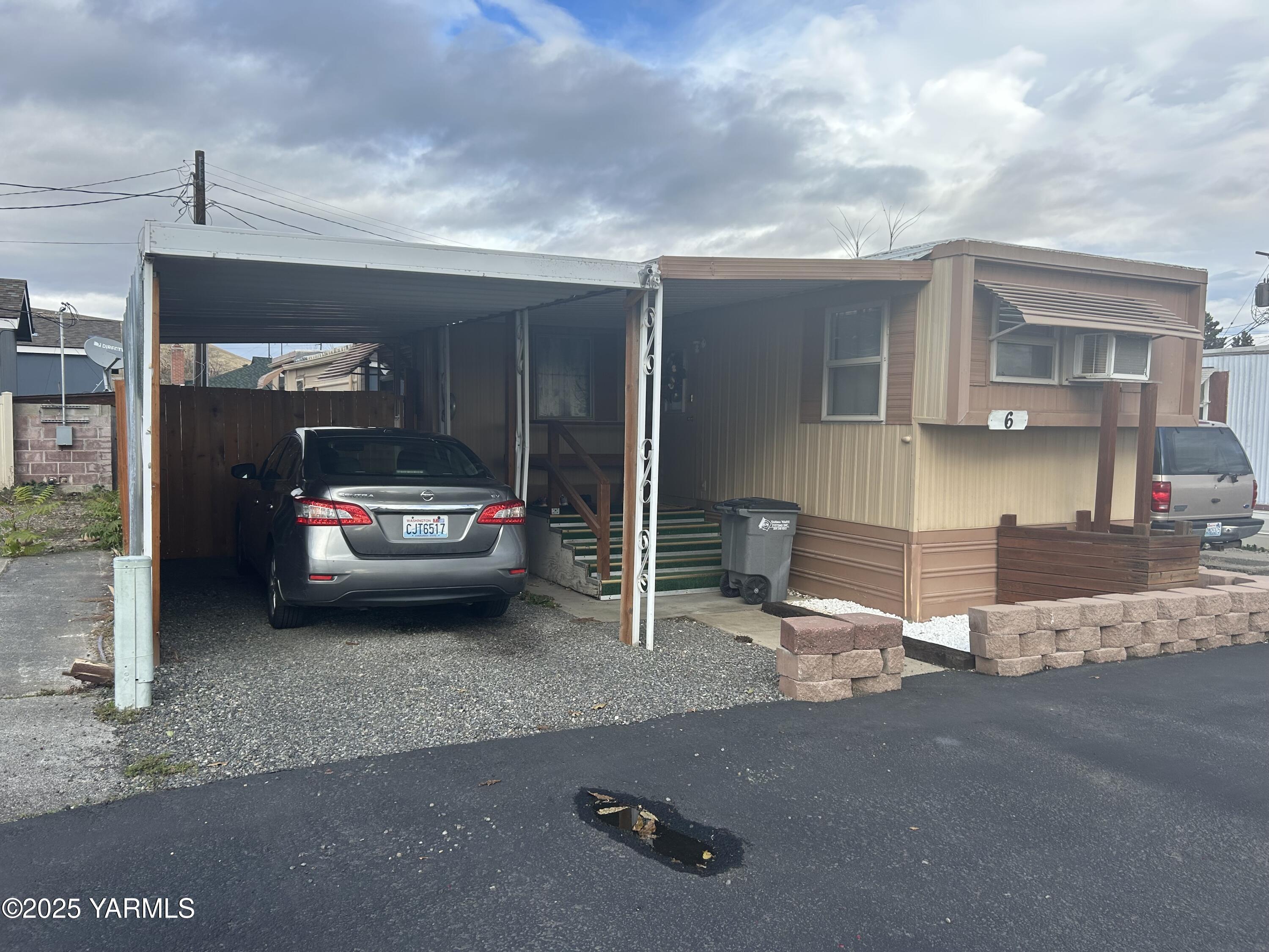 915 N 15th Ave, 6 — photo