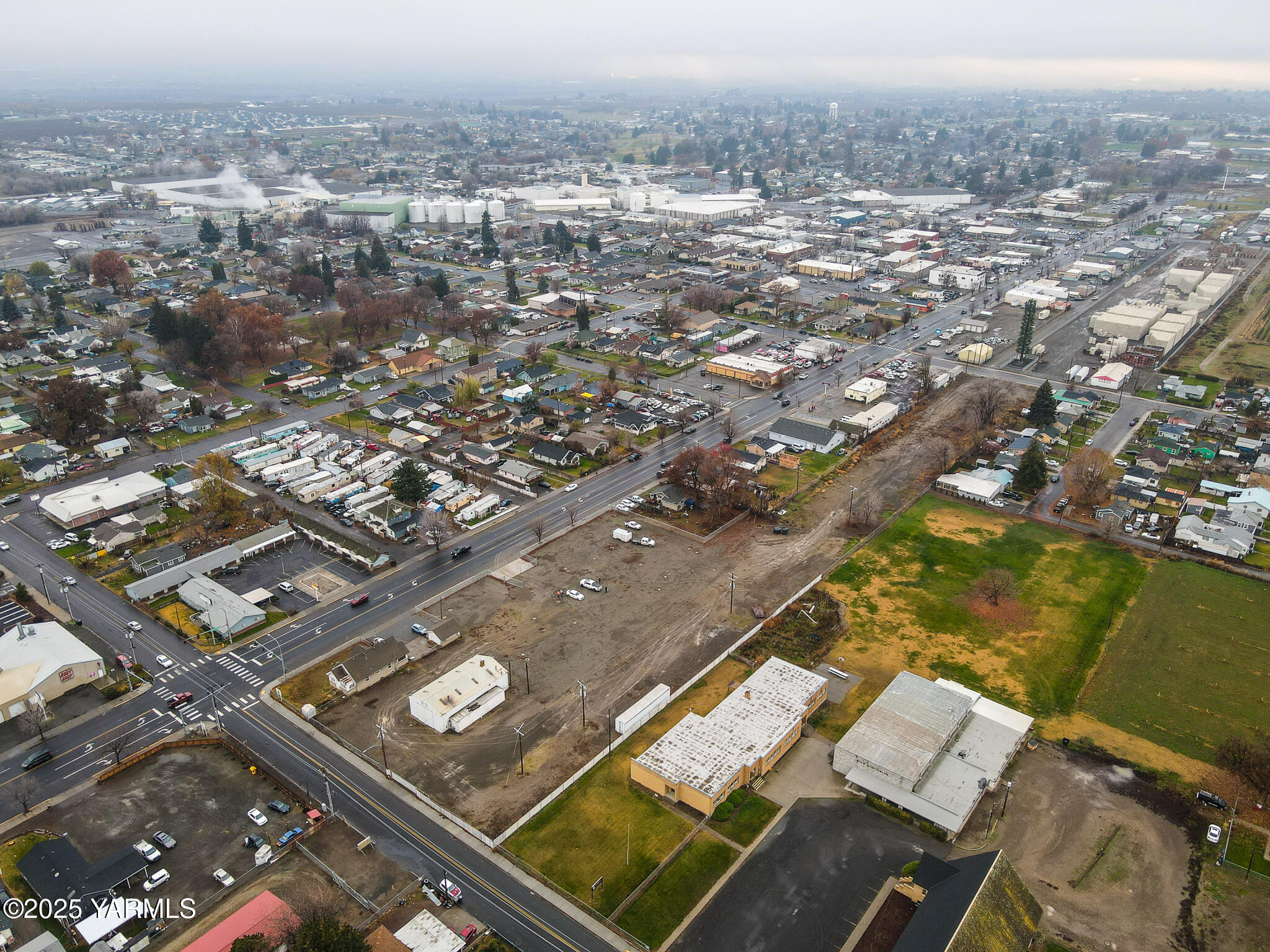 501 & 525 E Wine Country Rd — photo