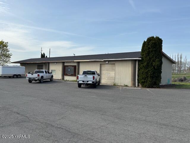 70 Ray Rd — photo