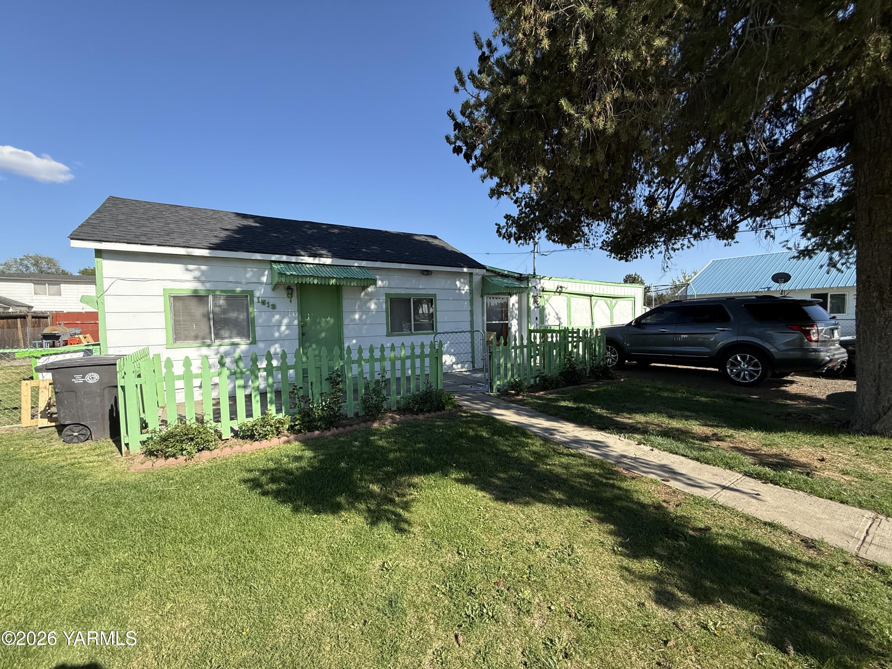 1513 S 9th Ave — photo