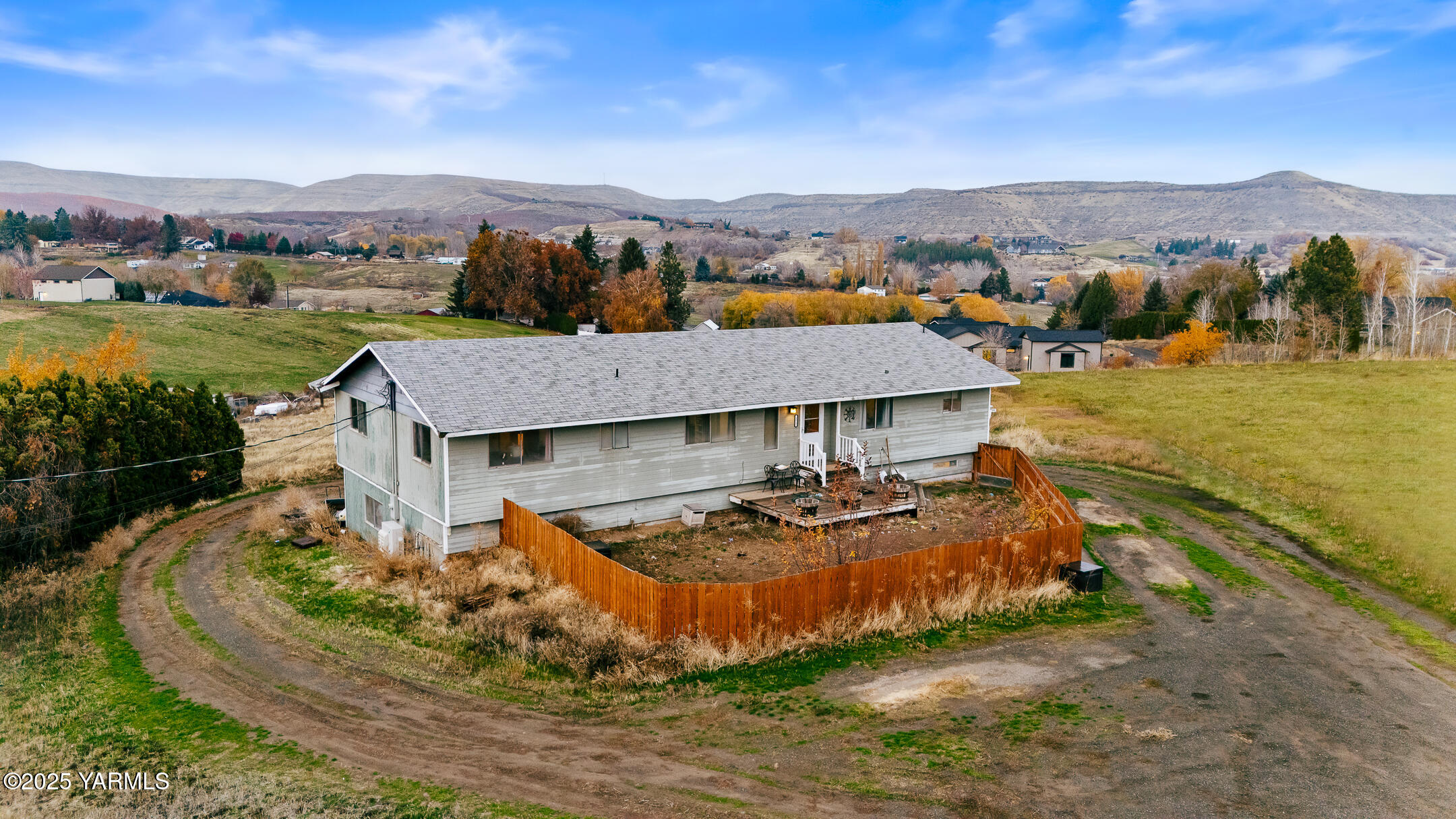 171 W Taylor Rd — photo