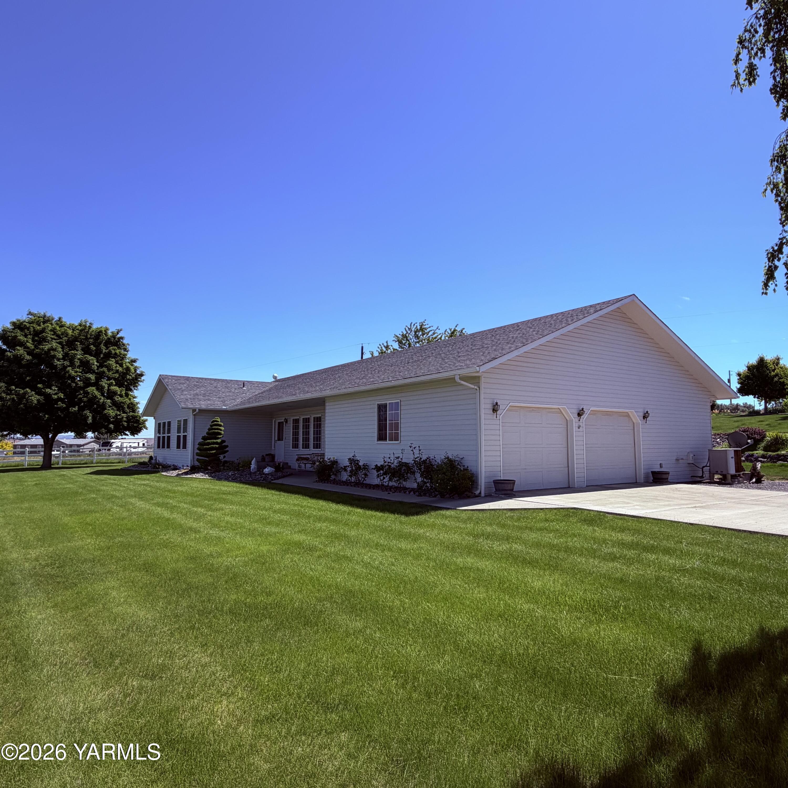 14920 McAuley Rd — photo