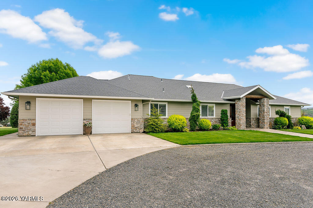 181 Valley View Rd, Yakima, WA 98908 — photo 2