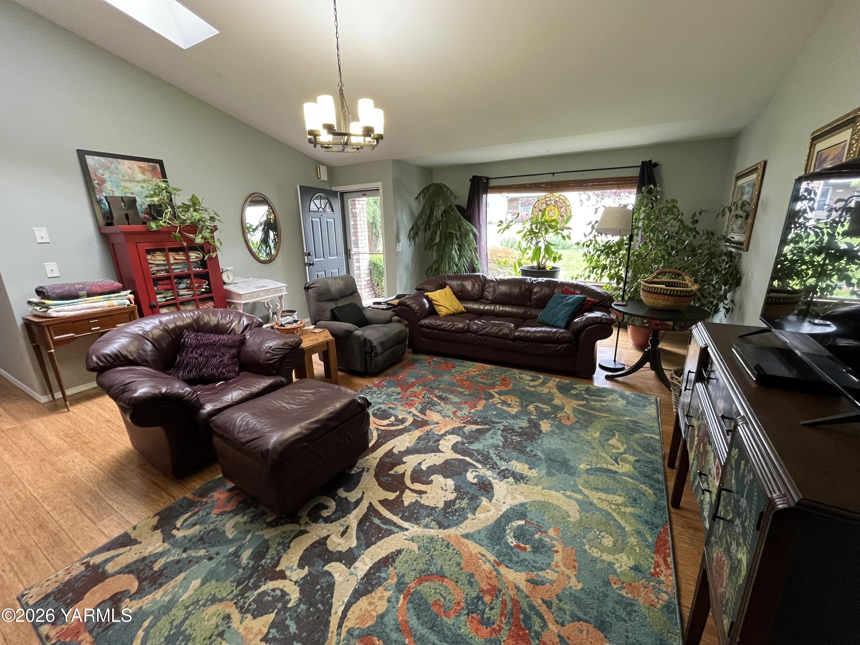 1603 W Orchard Ave — photo