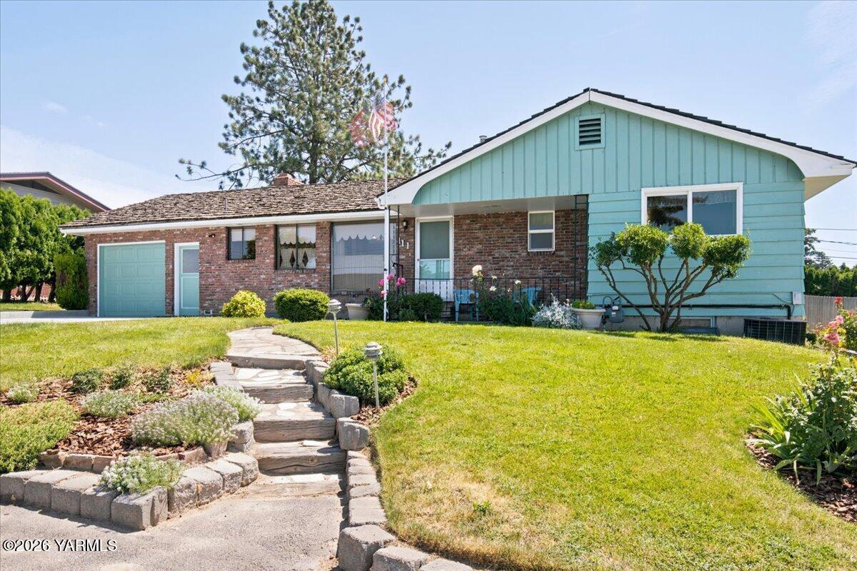 111 Sunset Way — photo