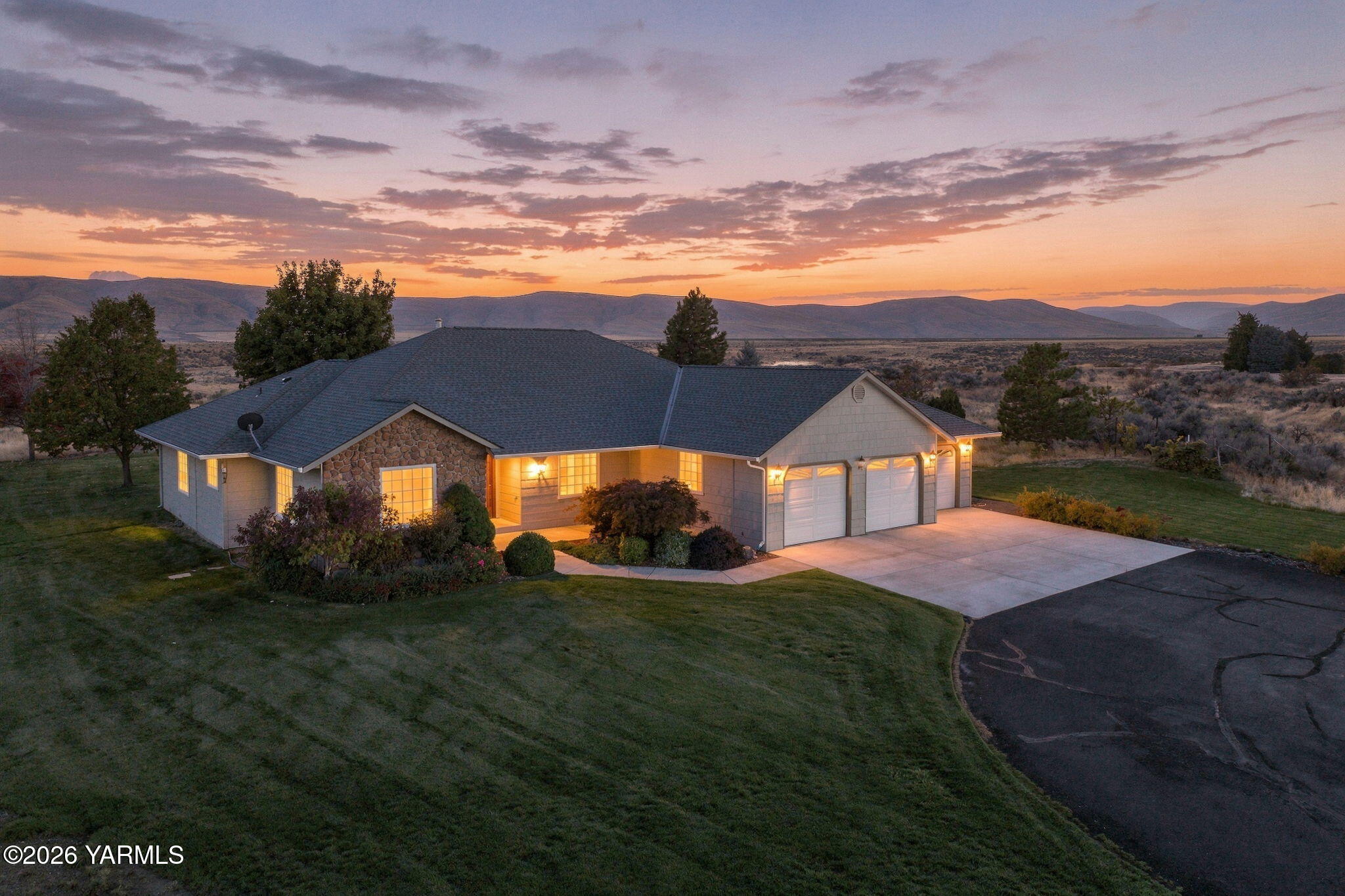 380 Pheasant Crest Dr — photo
