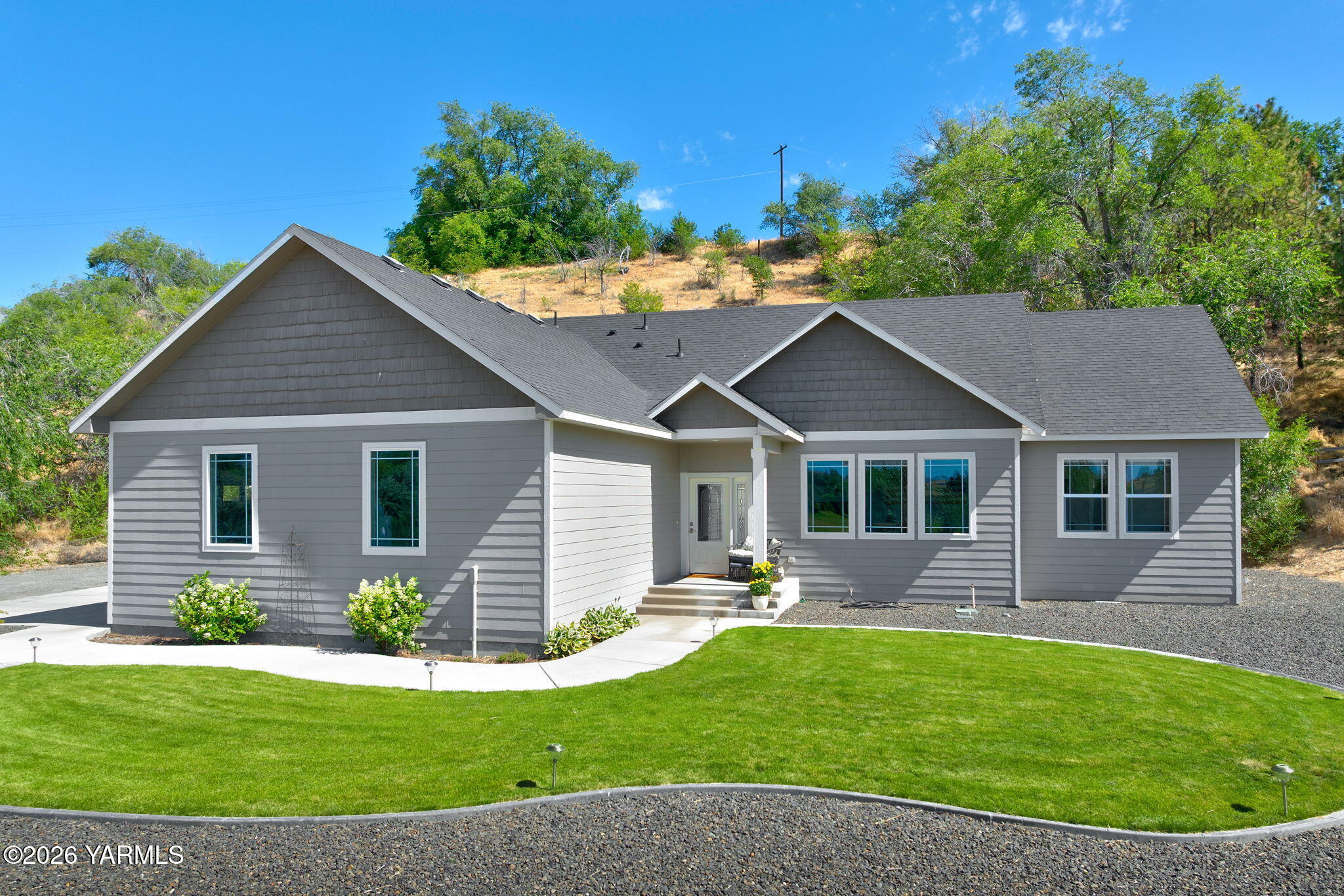 521 Collins Rd — photo