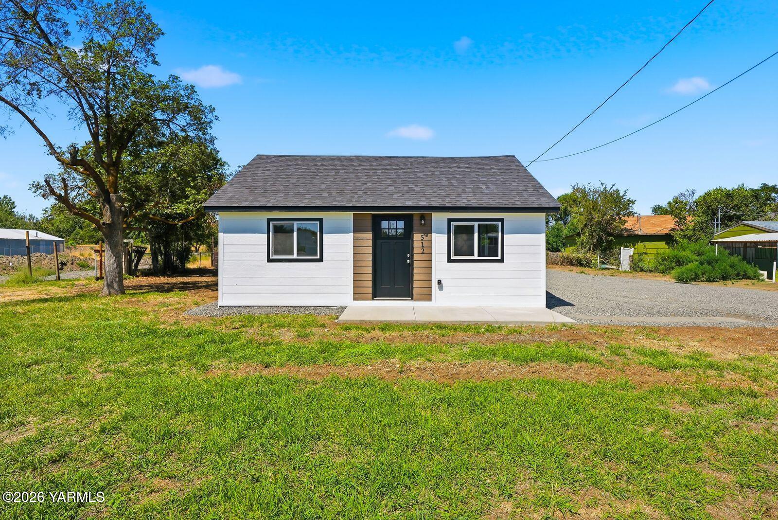 512 Keys Rd, Yakima, WA 98901
