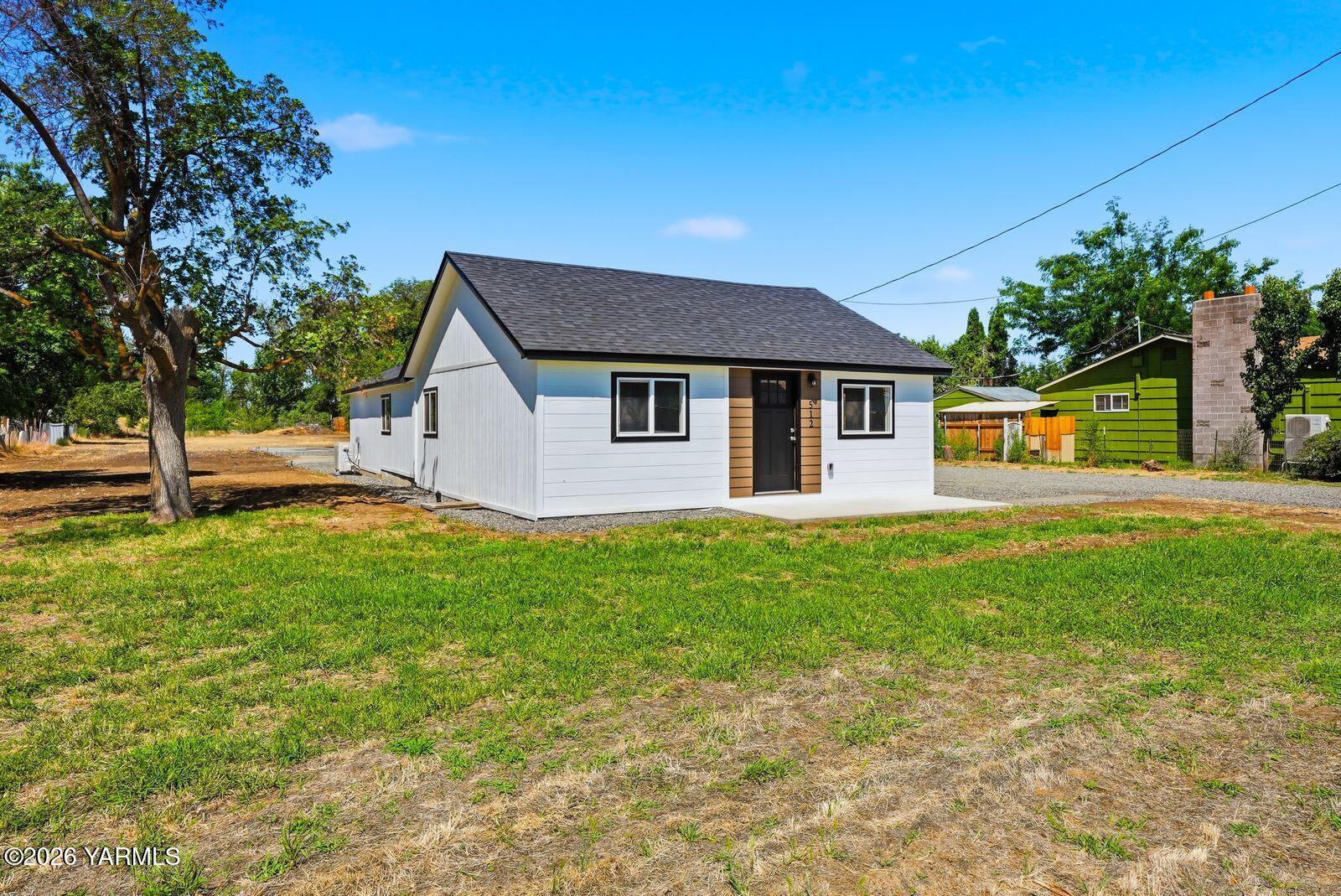 512 Keys Rd, Yakima, WA 98901 — photo 2