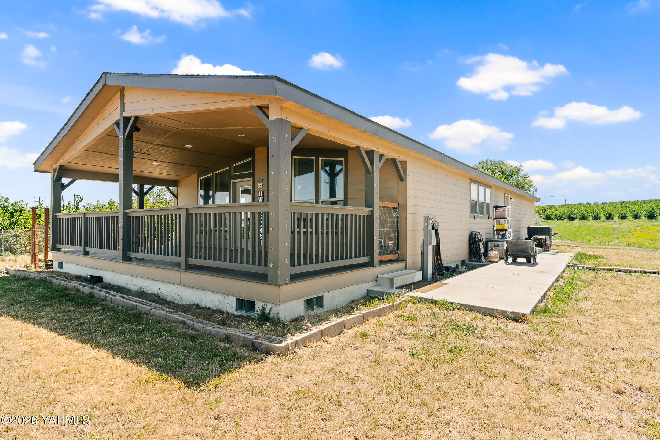 1351 Nass Rd, Granger, WA 98932 — photo 3