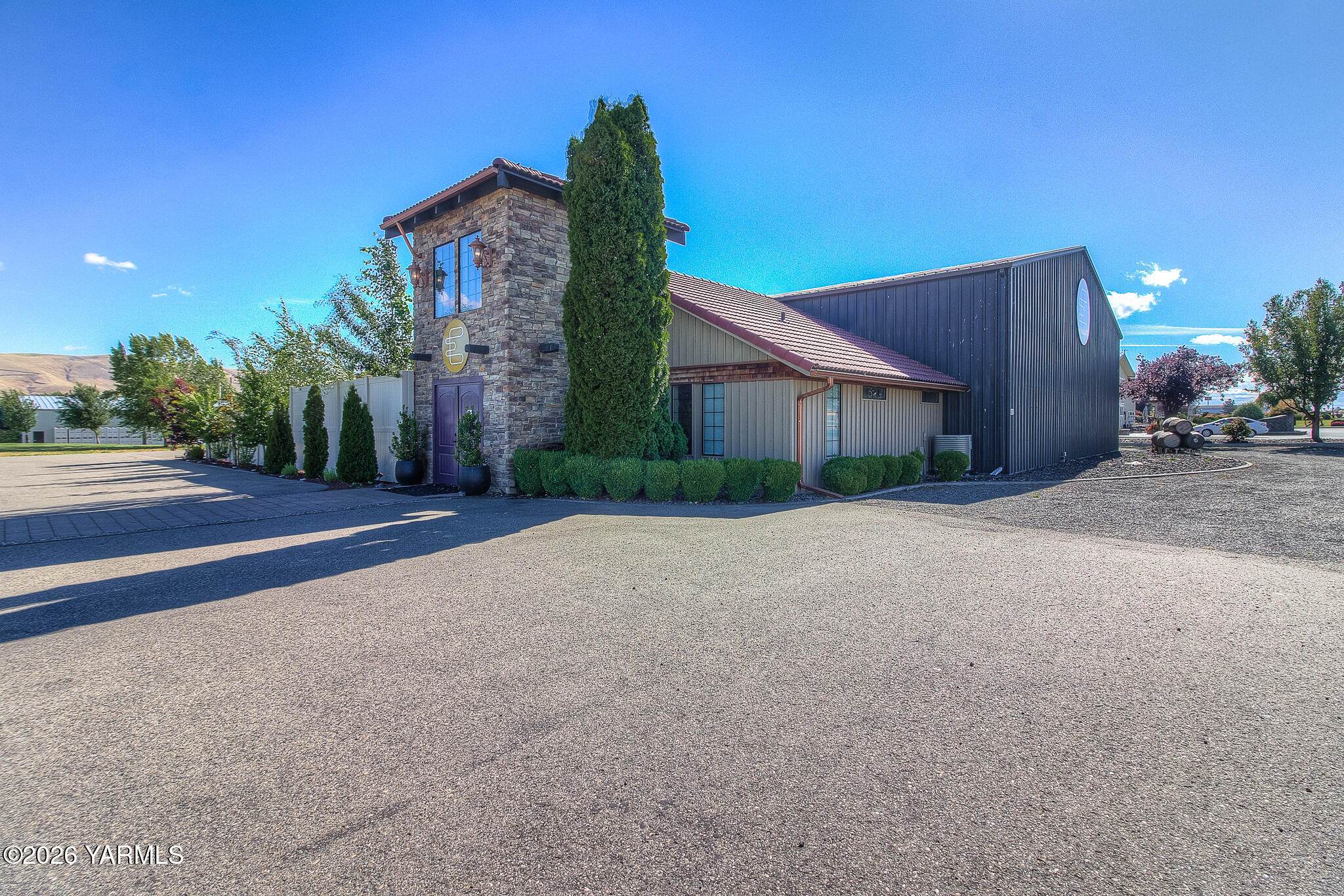 590 Merlot Dr — photo