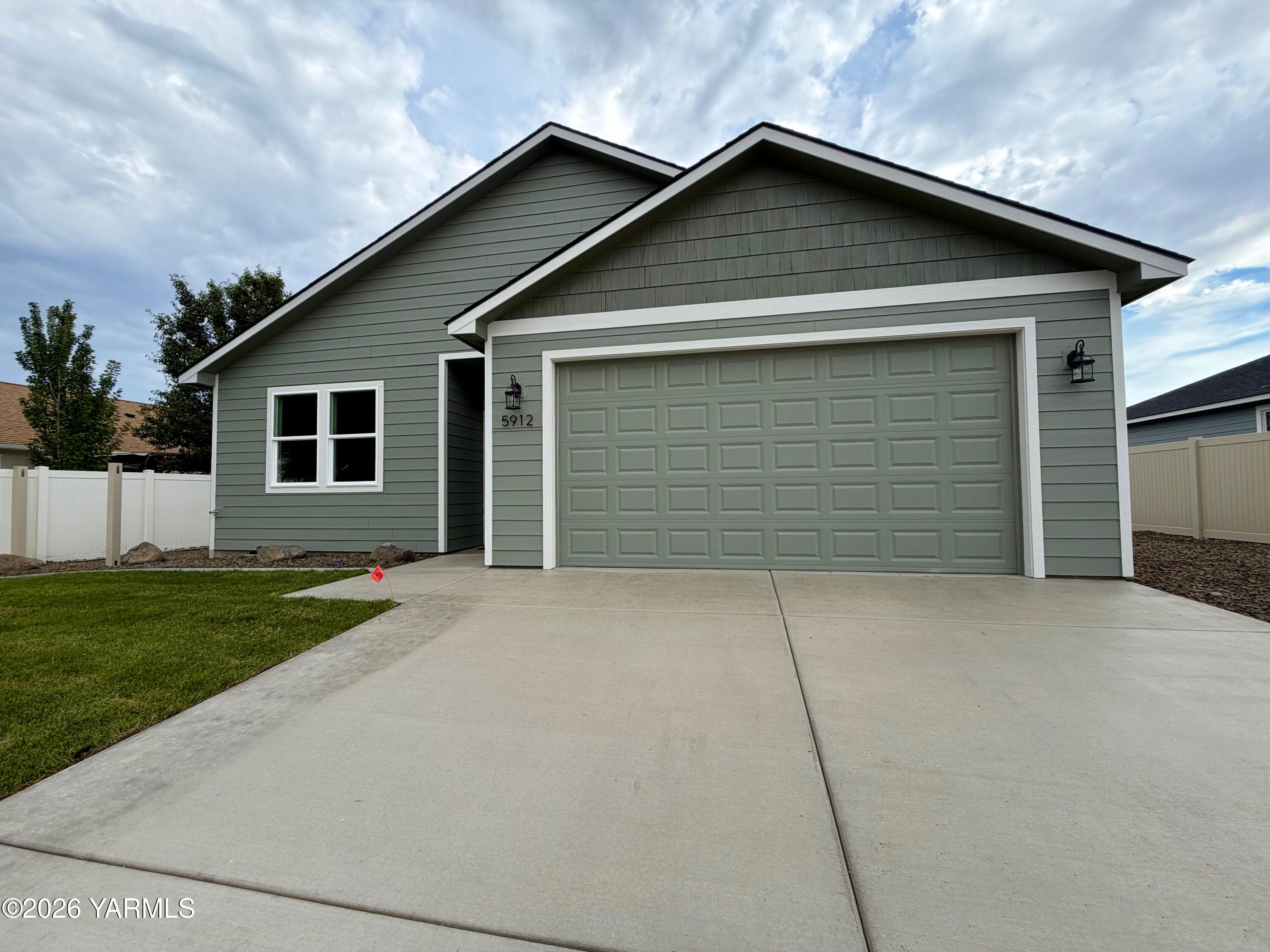 5912 Crestfields Rd, Yakima, WA 98903 — photo 2