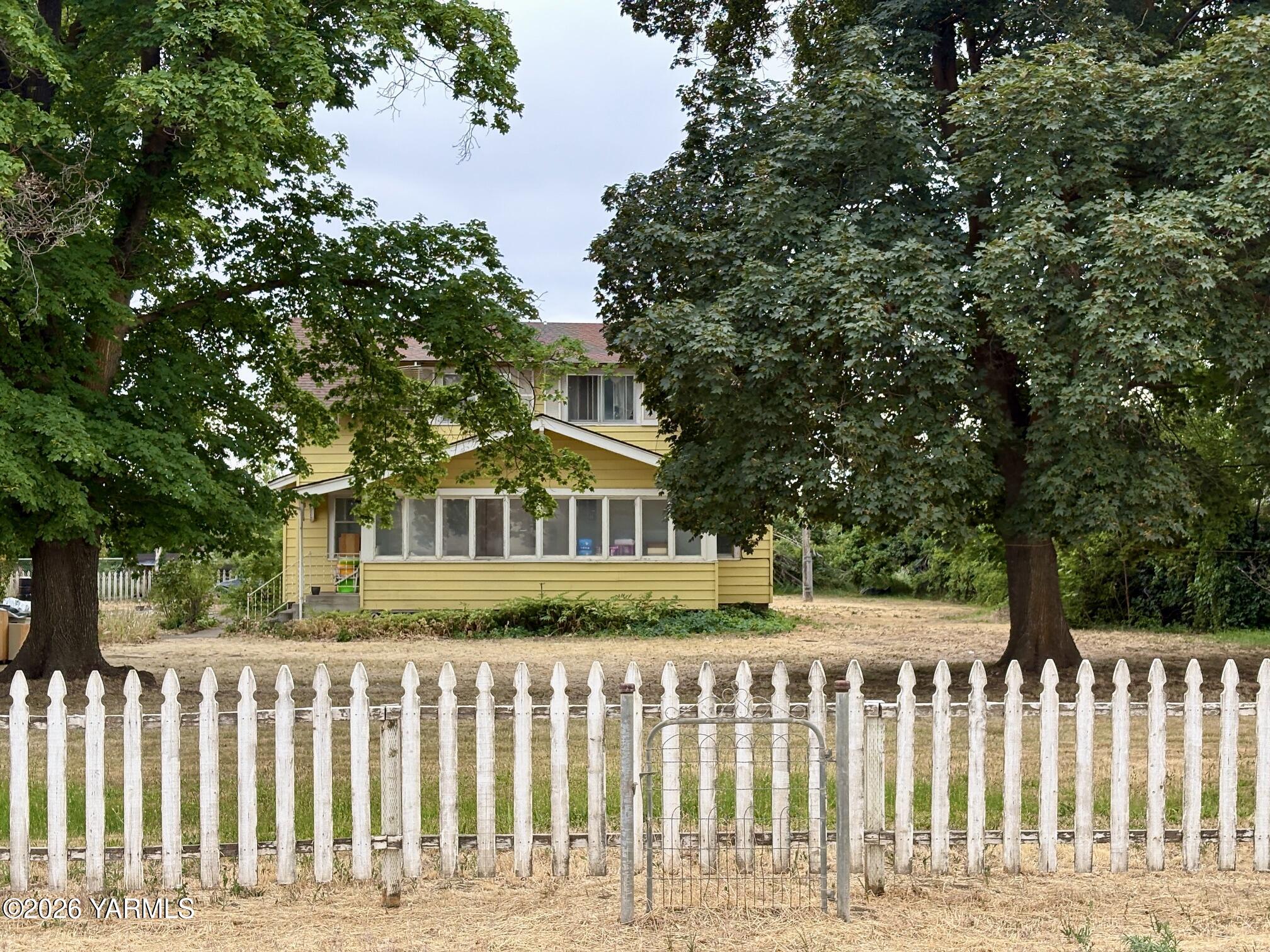 2870 Progressive Rd, Wapato, WA 98951 — photo 2