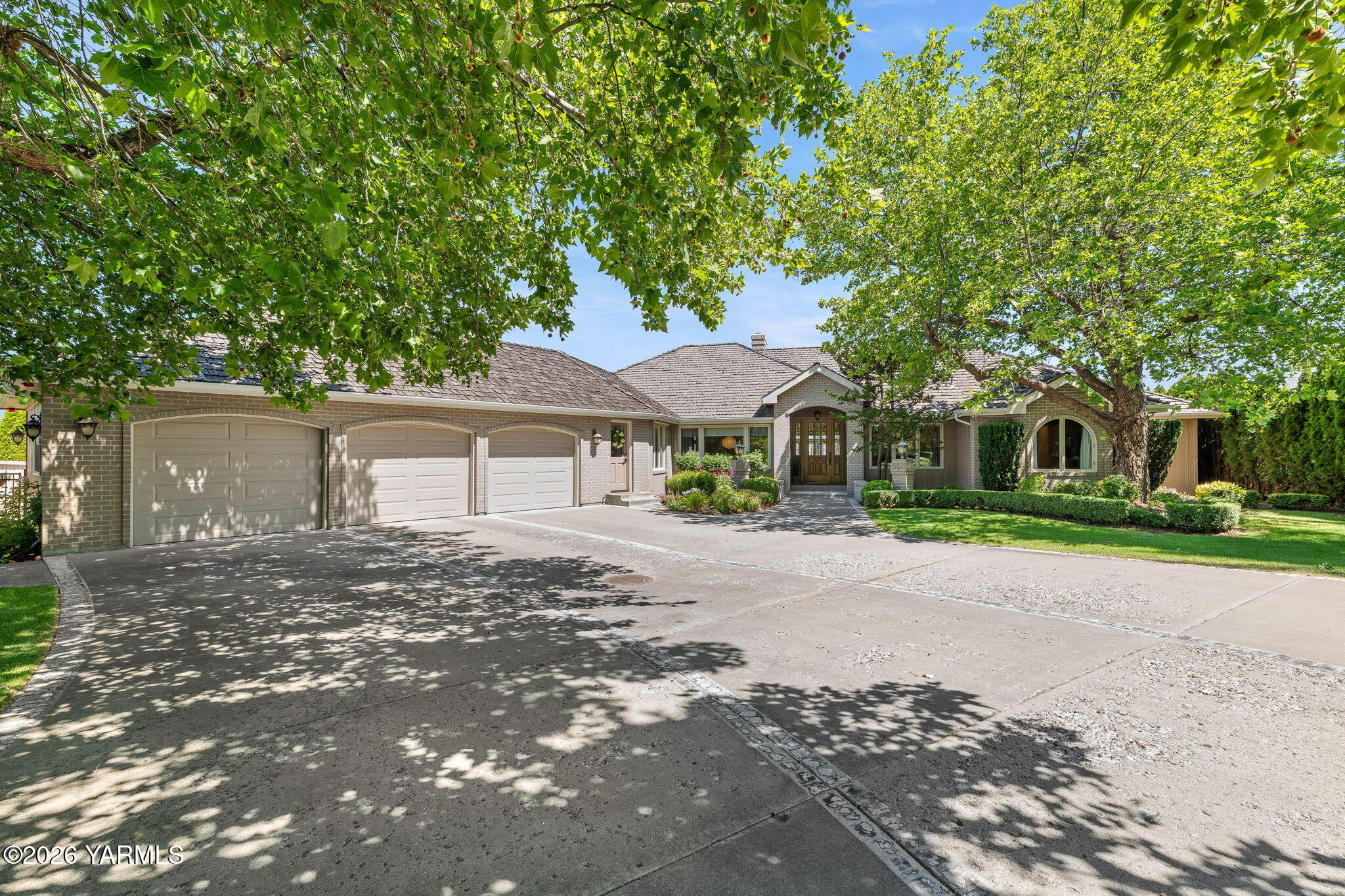 803 Cobblestone Pl — photo