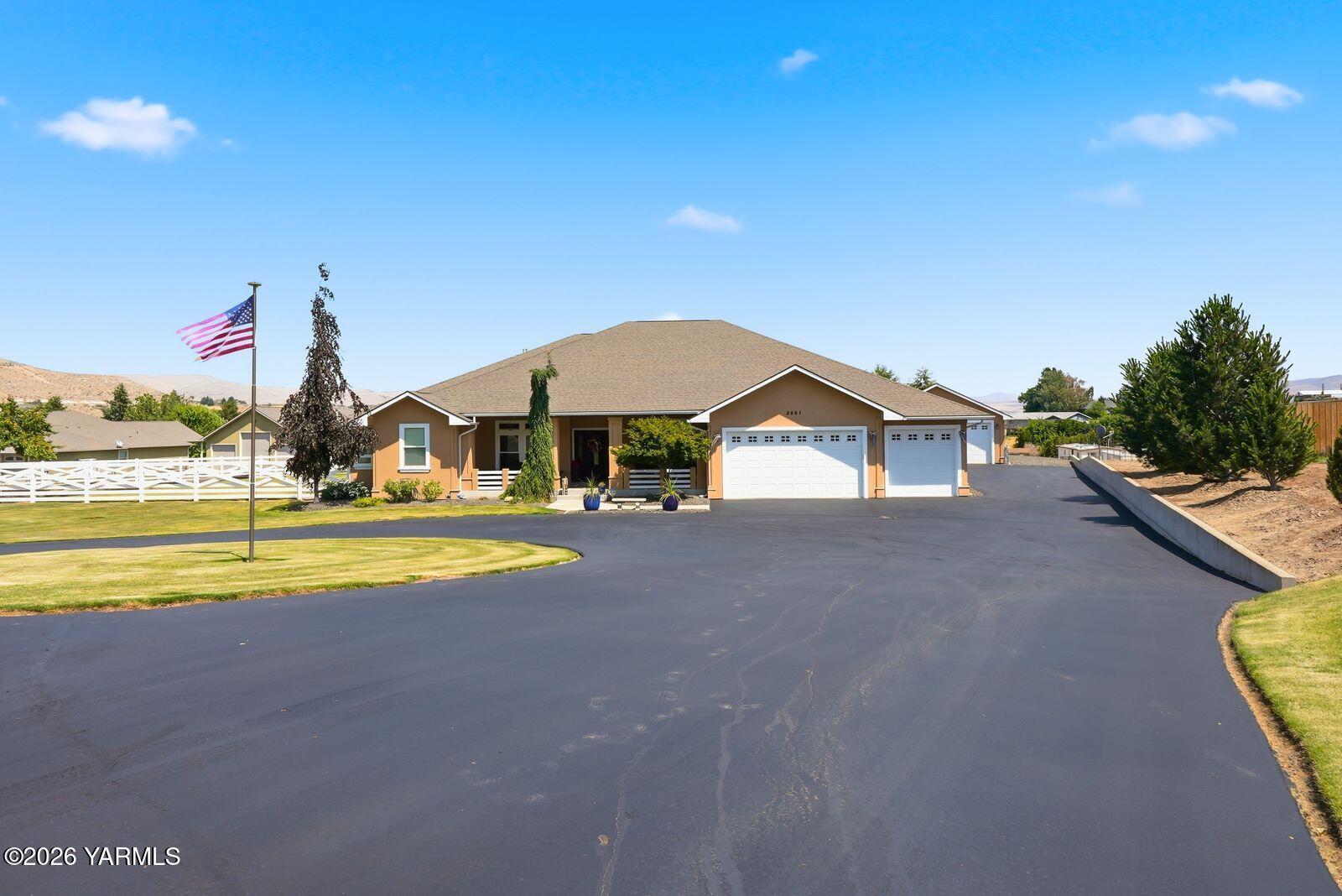 3861 Speyers Rd — photo