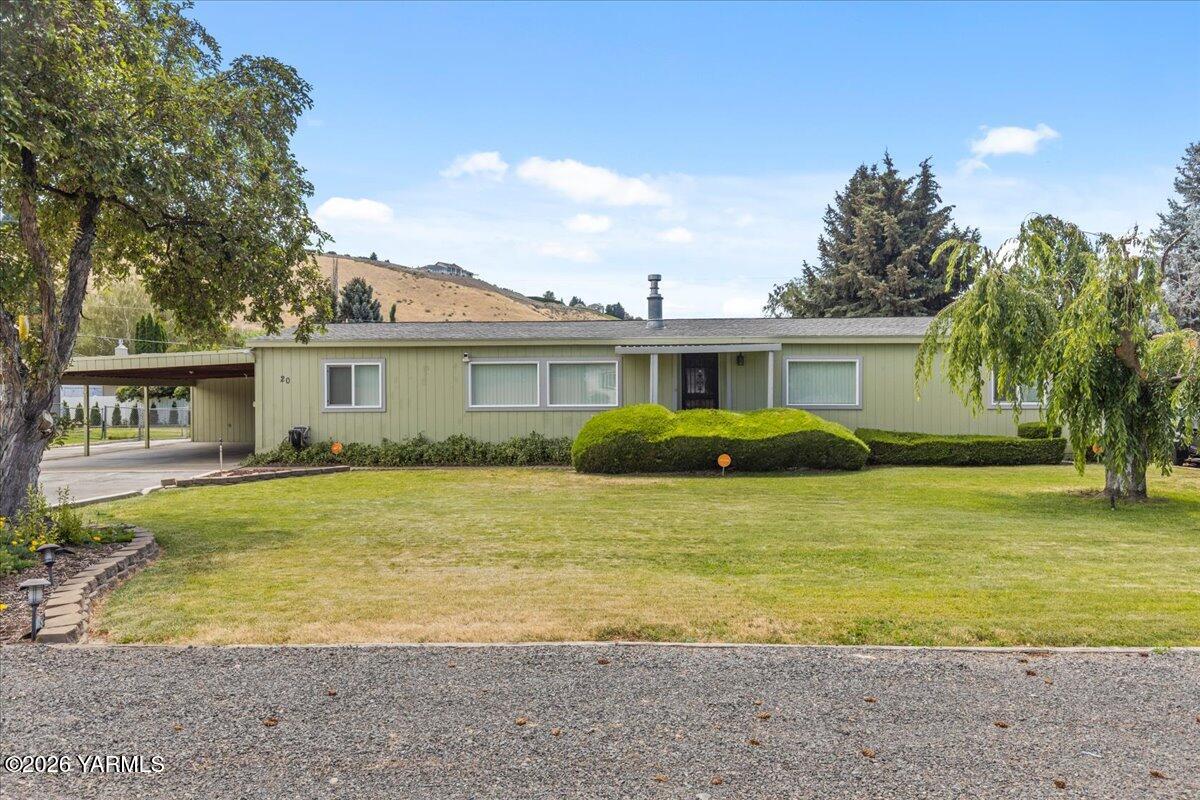 20 Falcon Crest Way — photo
