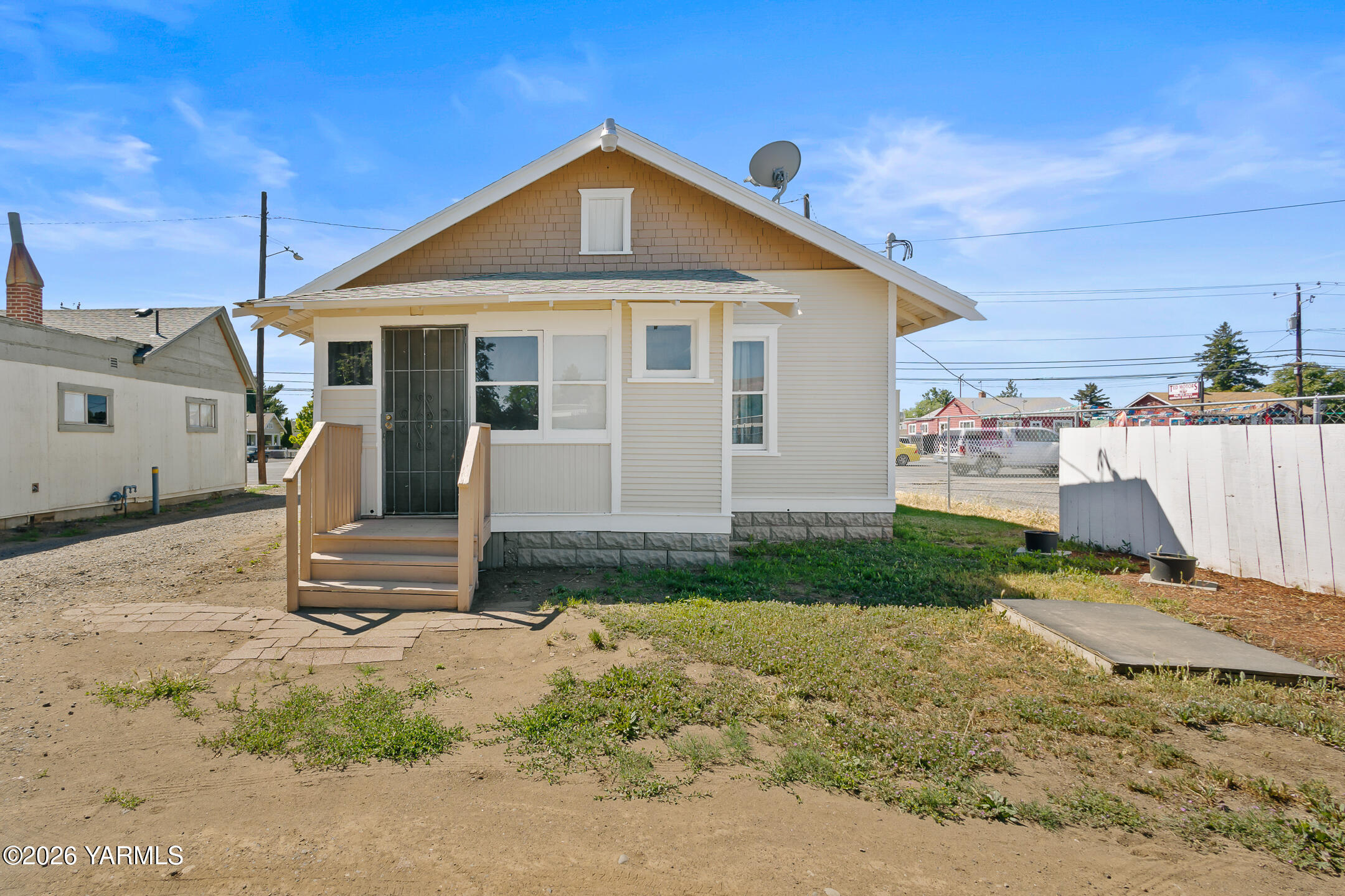 1021 Fruitvale Blvd — photo