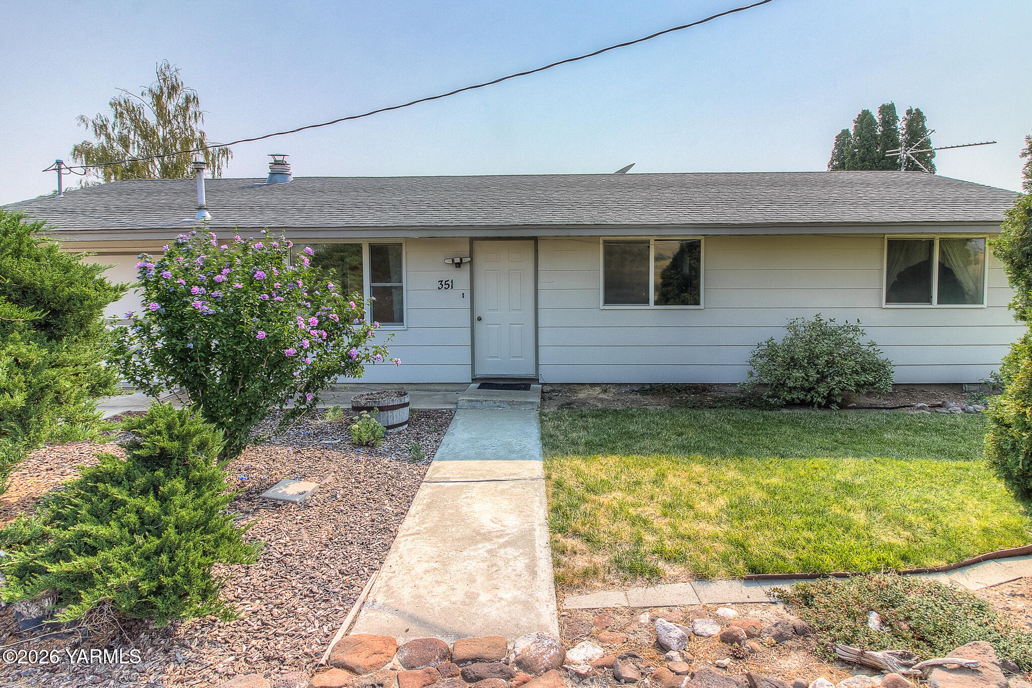 351 N Beane Rd, Moxee, WA 98936