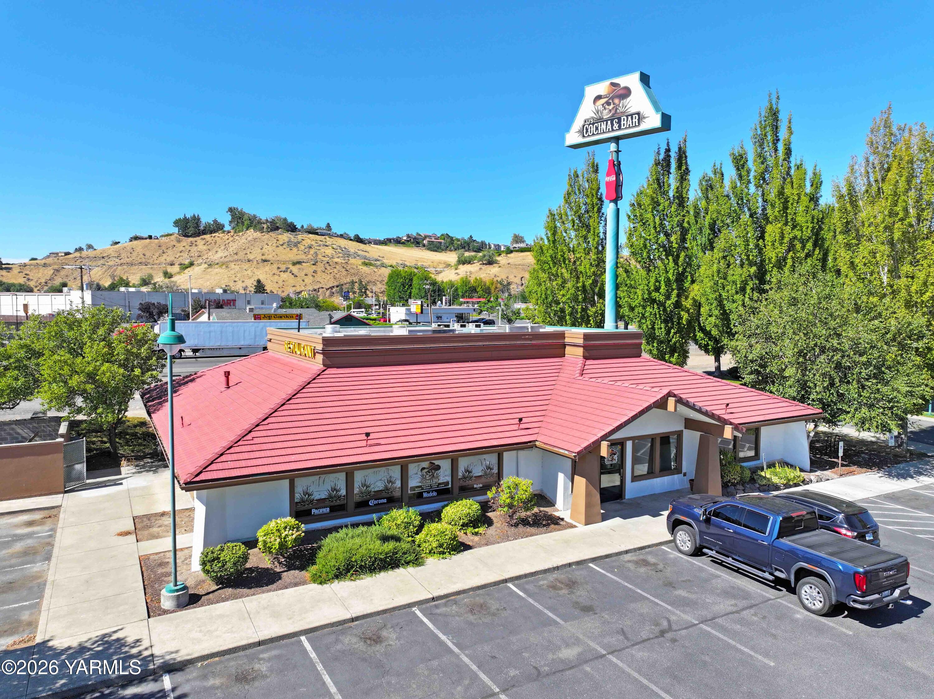 1401 Lakeside Ct — photo