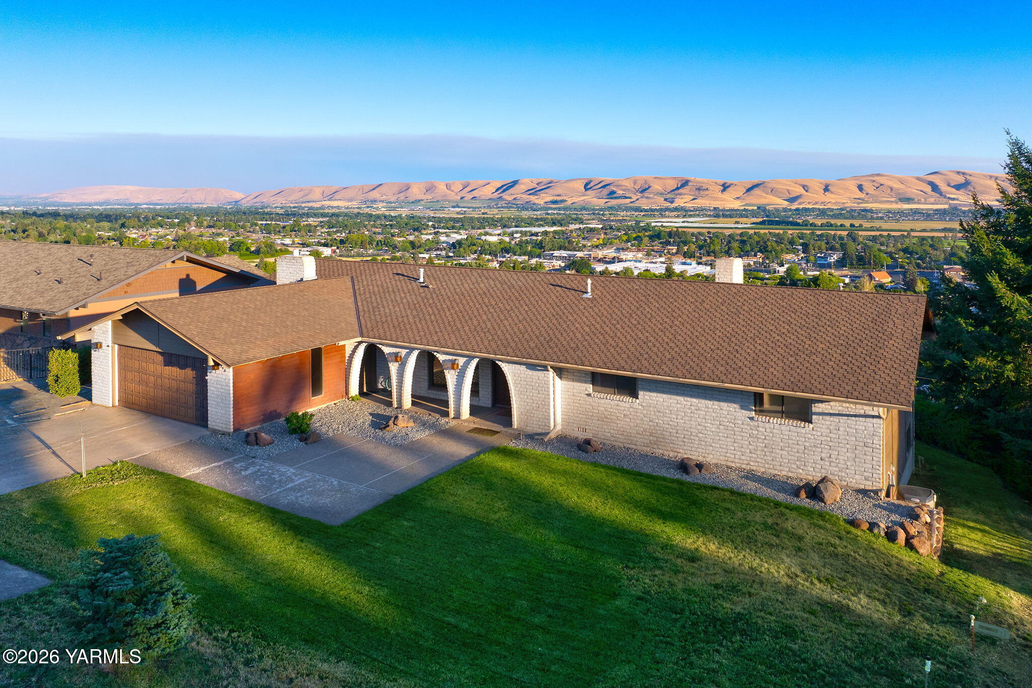 708 Scenic Bluff Dr — photo