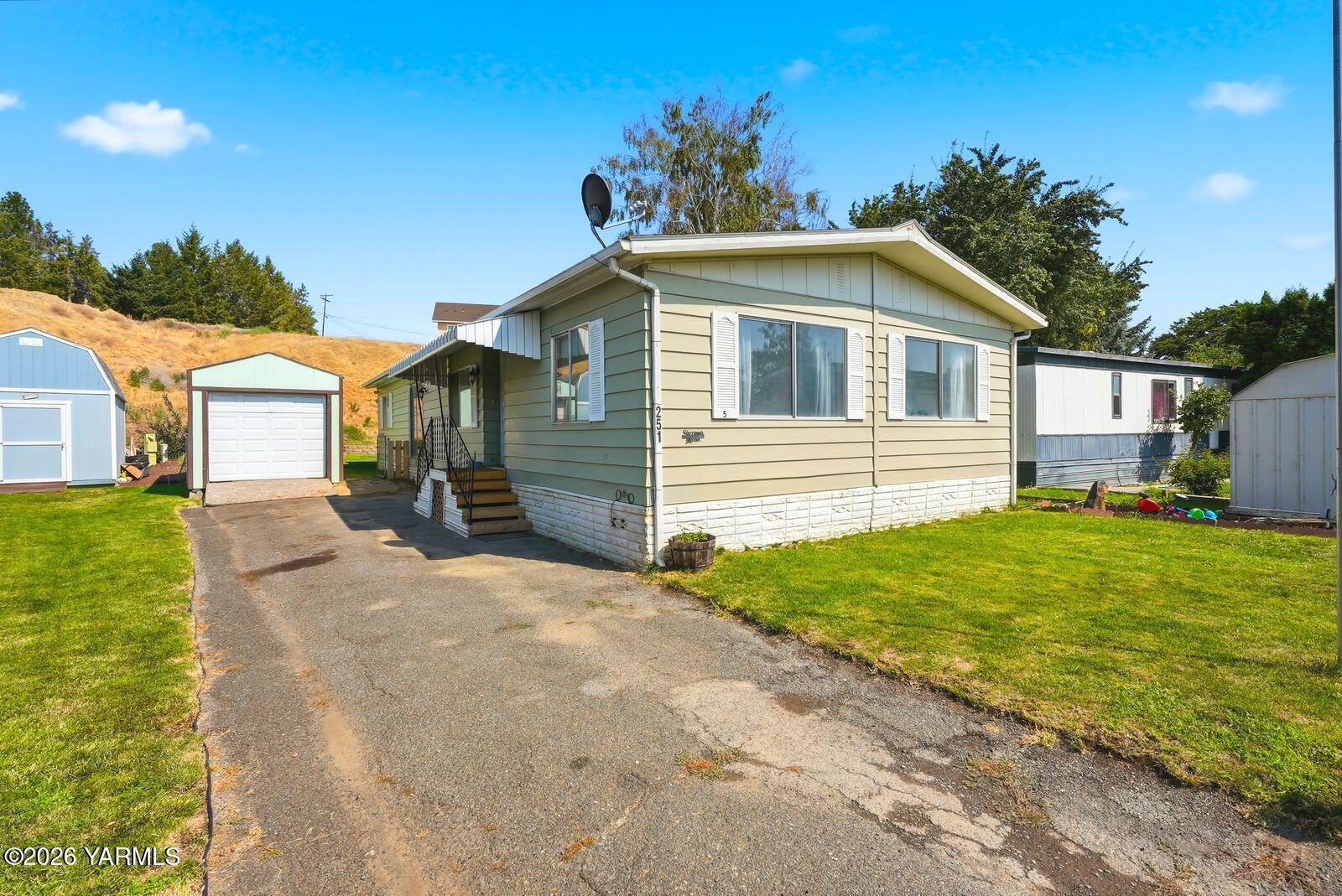 2205 Butterfield Rd, 251 — photo