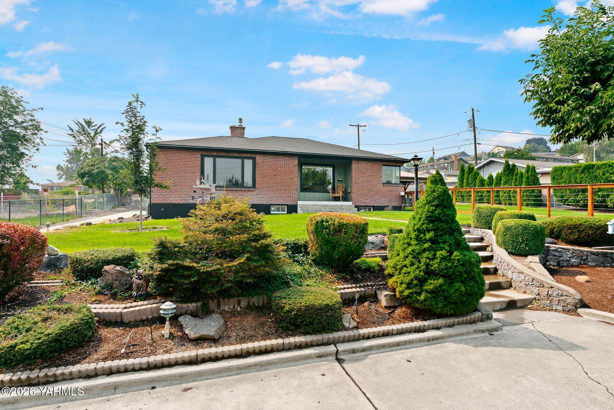 1102 W Fremont Ave — photo