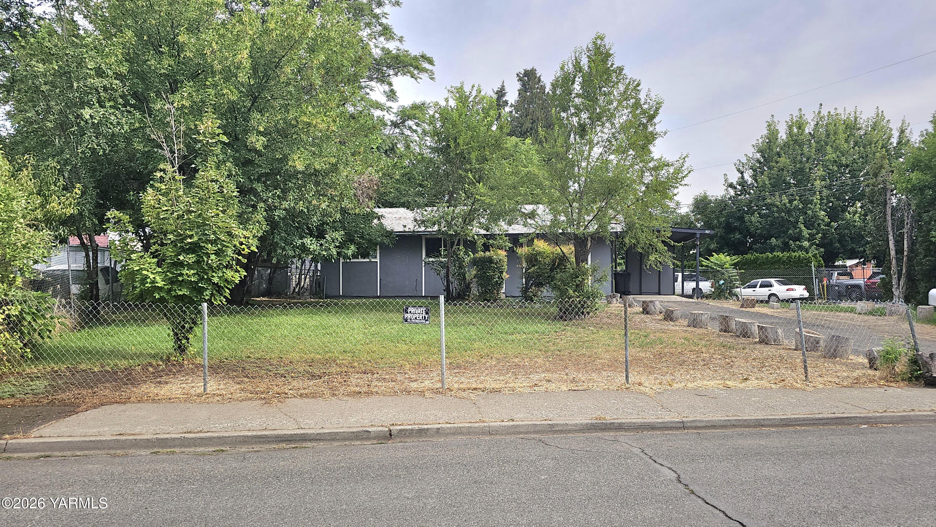 307 Poplar Ave — photo