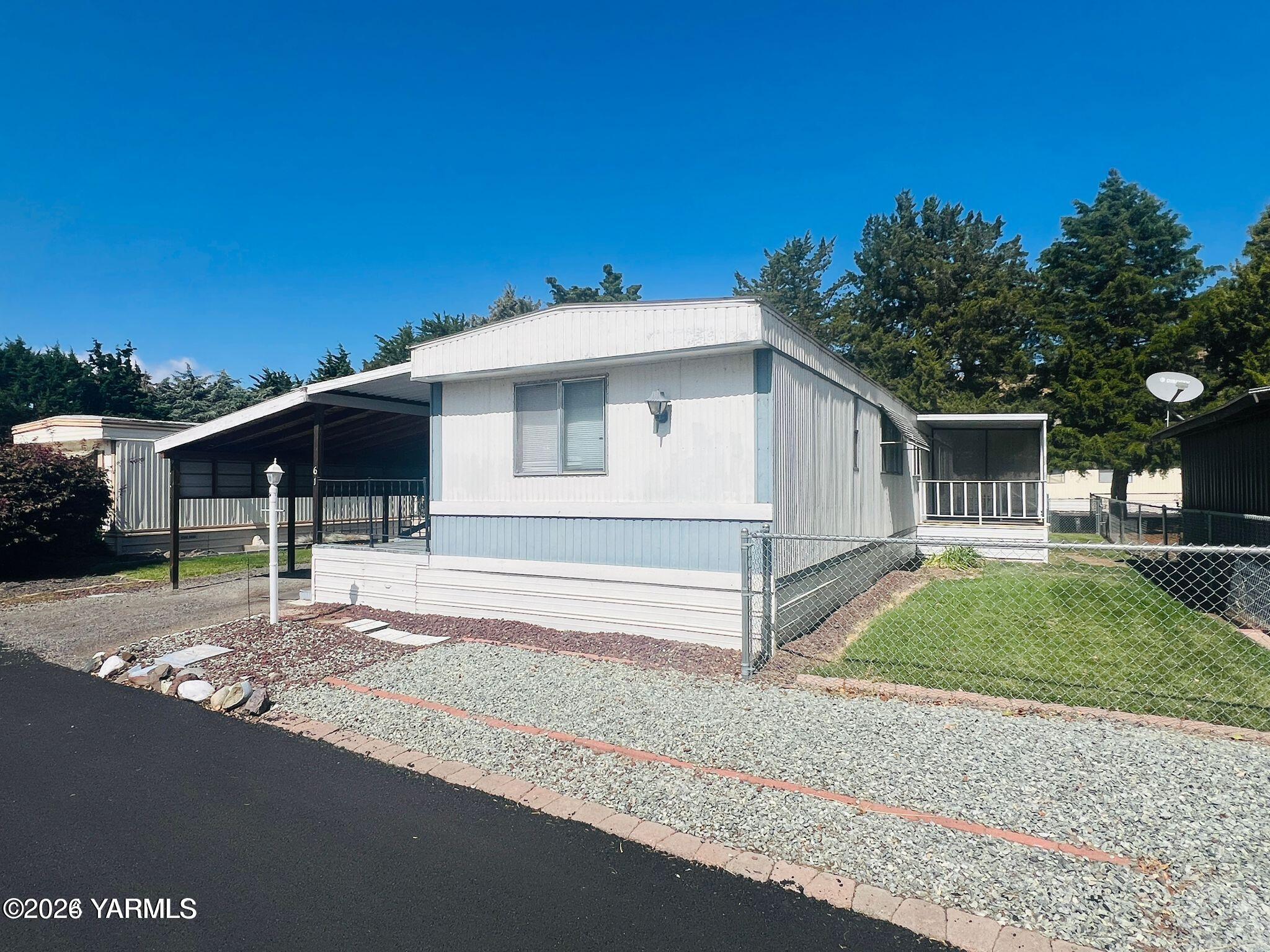 Unit #61 2205 Butterfield Rd #61 Rd, 61, Yakima, WA 98901 — photo 2