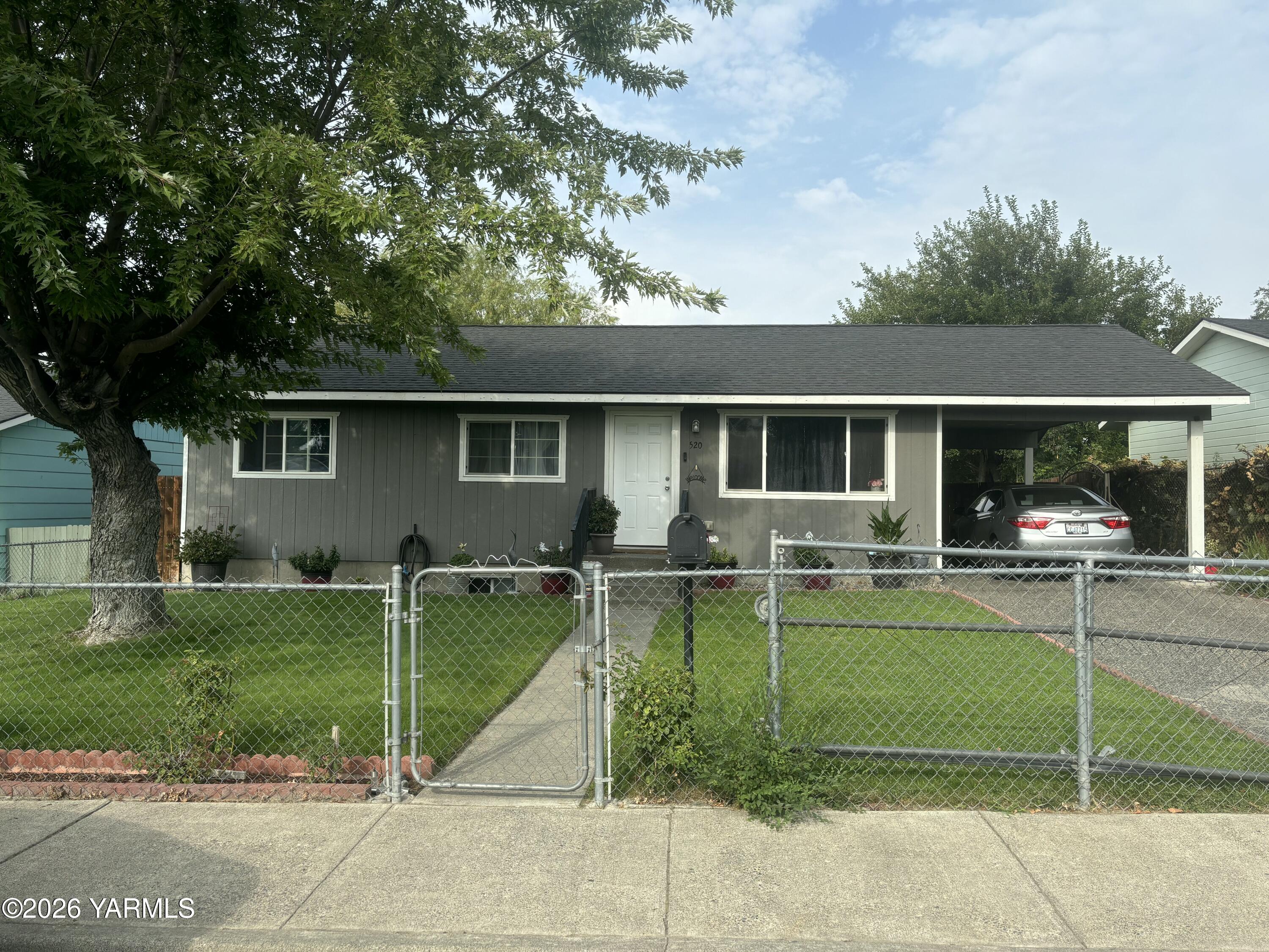 520 S Douglas Ave — photo