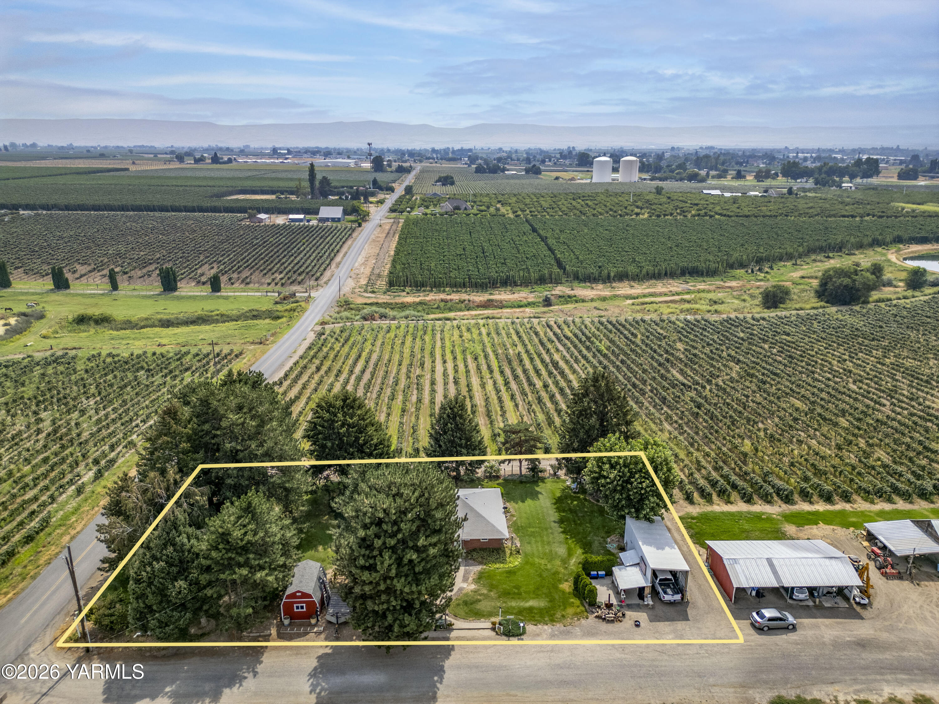2040 Olmstead Rd, Grandview, WA 98930 — photo 3