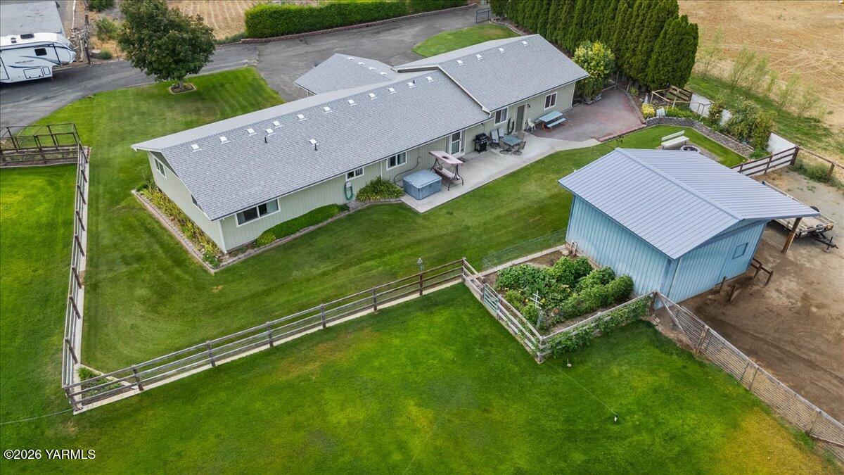 92 Clemans View Rd, Selah, WA 98942 — photo 2