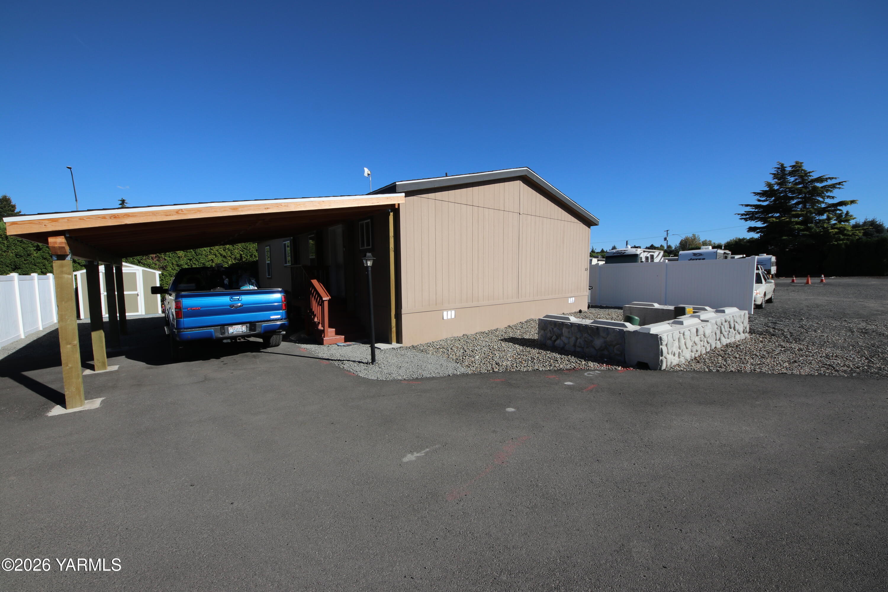 802 N 40th Ave, 83 — photo