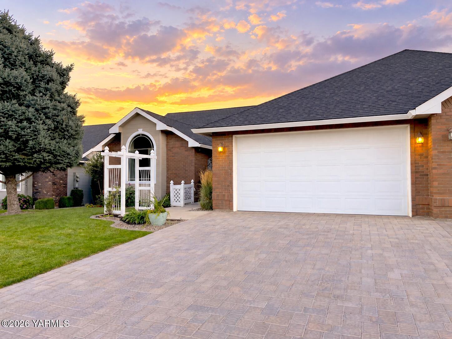 8704 Midvale Rd, Yakima, WA 98908 — photo 2