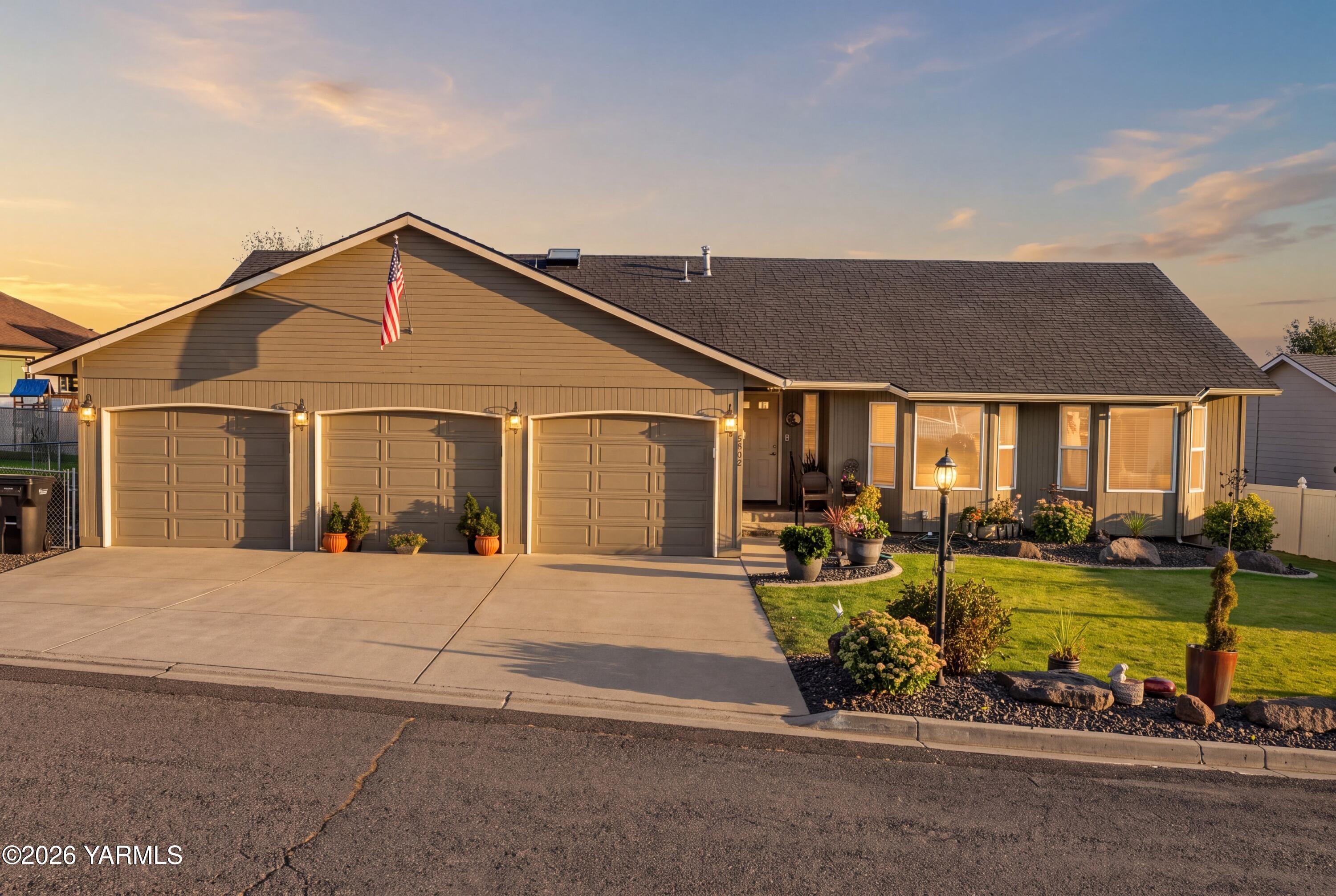 5602 Channel Dr — photo