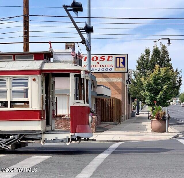 602 W Yakima Ave — photo
