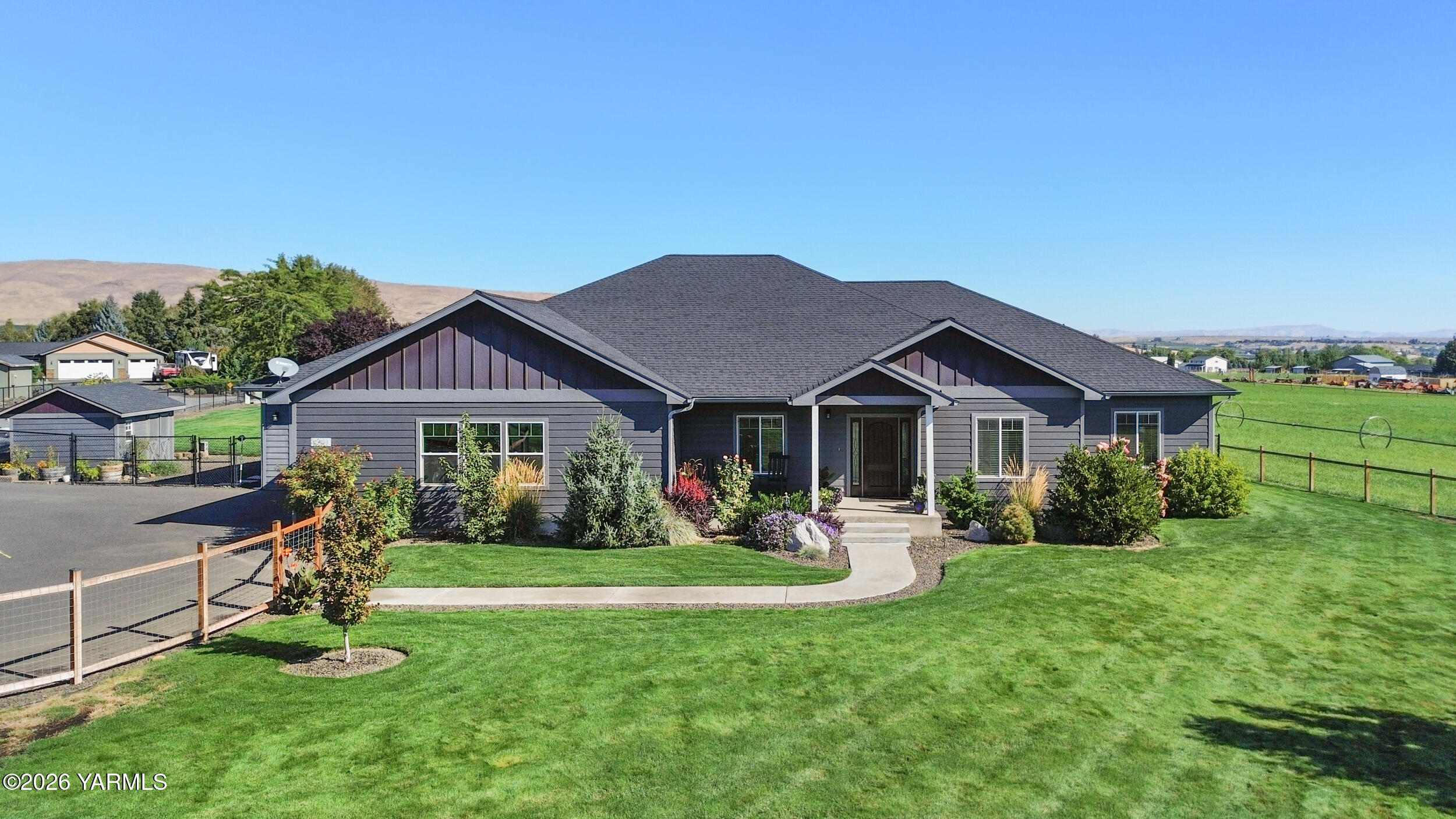 15093 Fisk Rd, Yakima, WA 98908 — photo 2