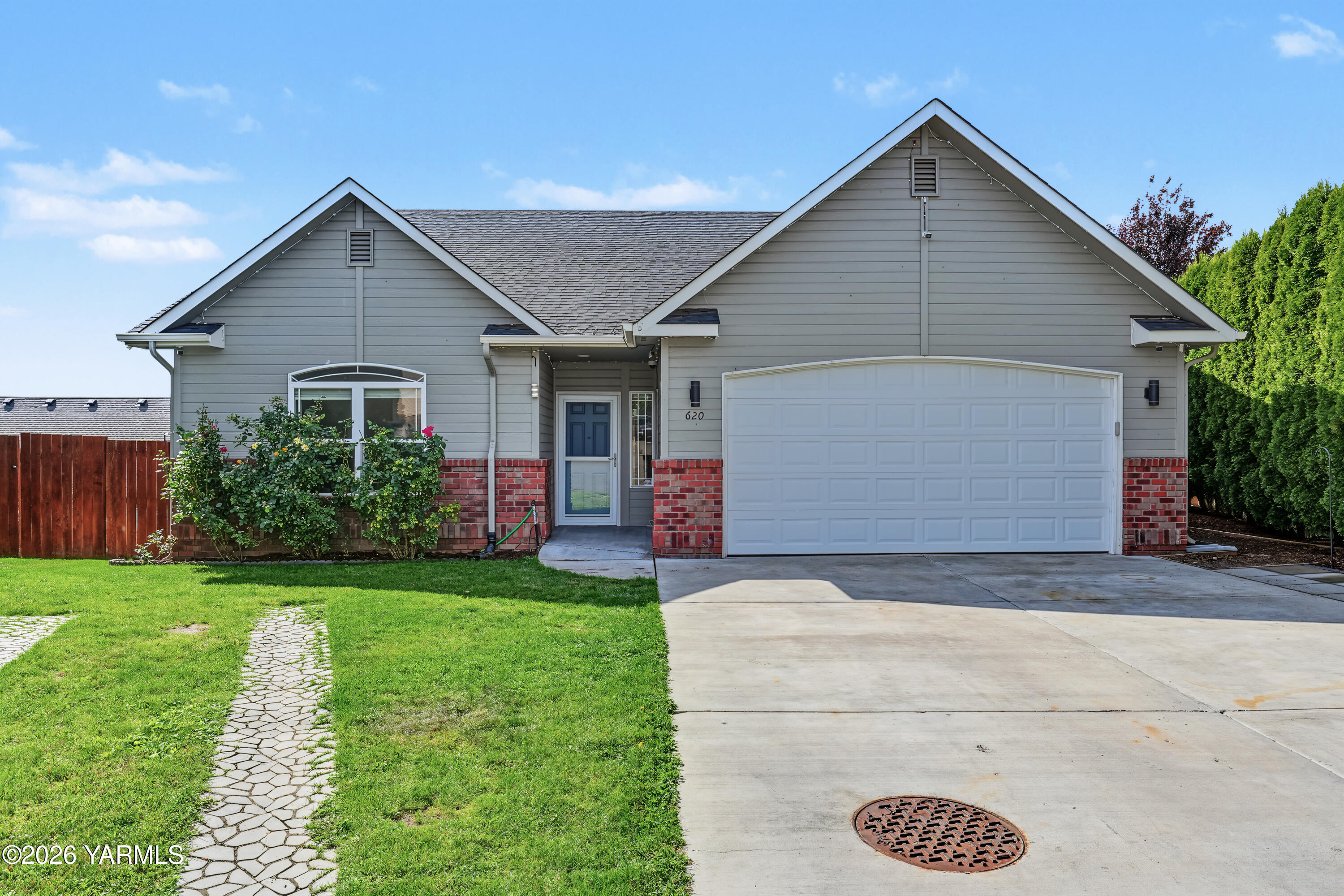 620 Jade Pl — photo