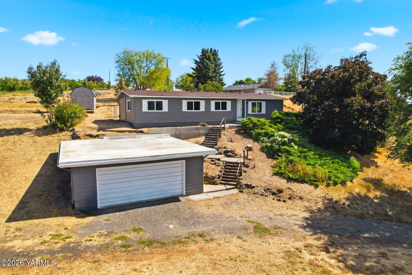 2040 Selah Naches Rd — photo