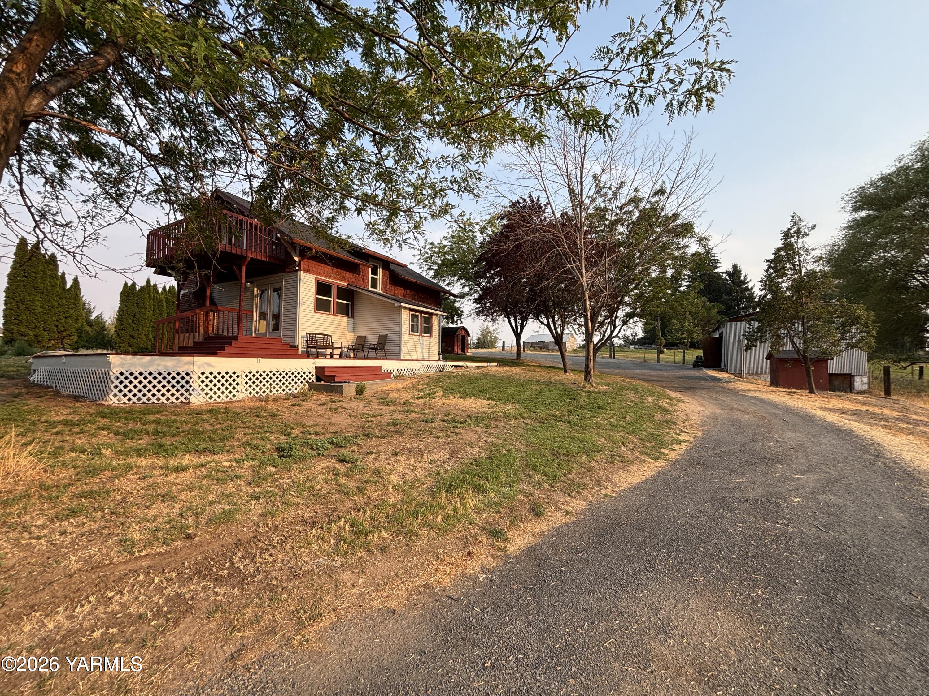 1701 Reservoir Loop Rd — photo