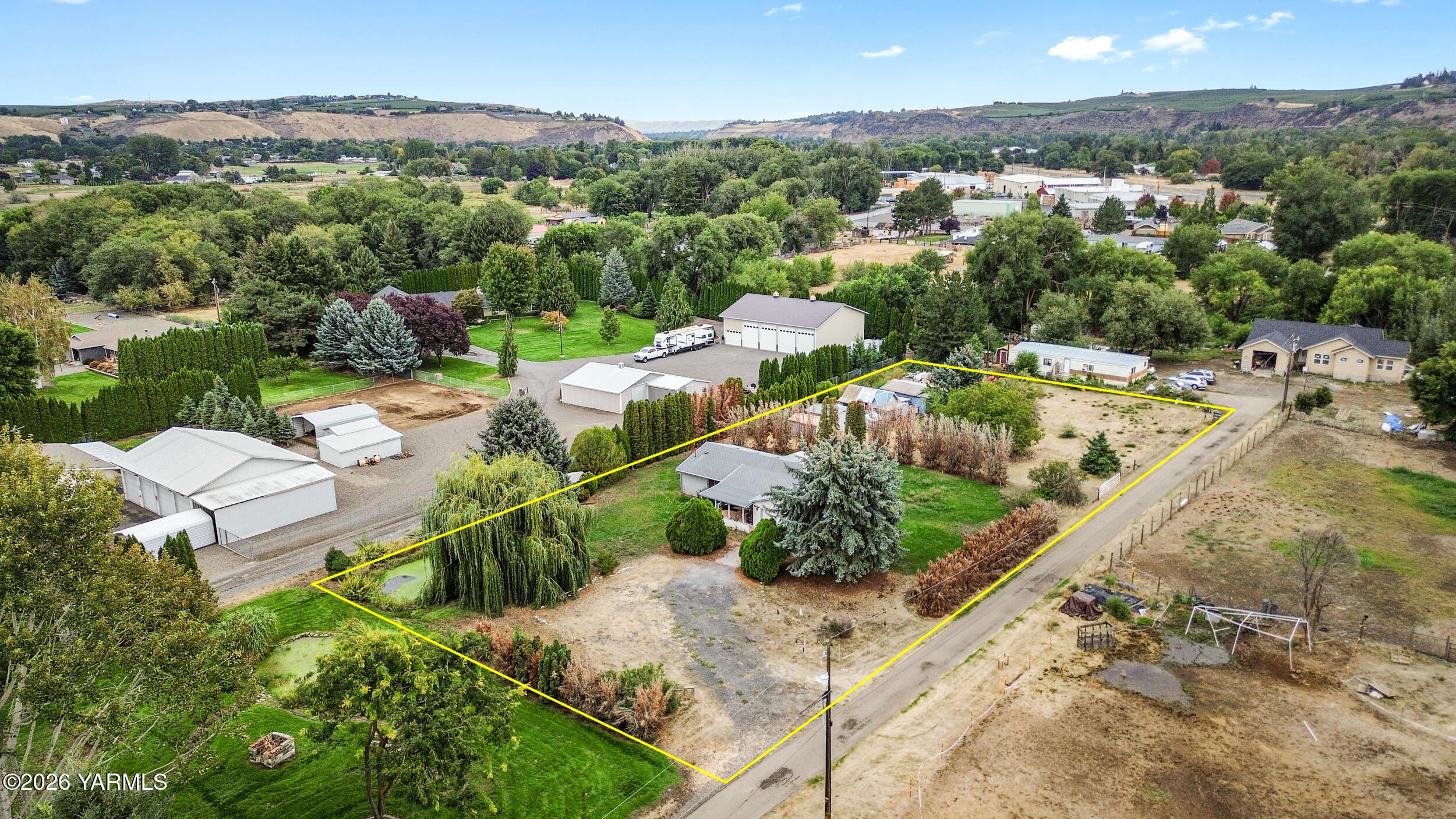 2512 Mapleway Rd — photo